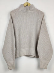 Buy online pre-used pre-loved 100% authentic & Original branded H&M (WT-11692) available in Pakistan. Top international brands avilable.