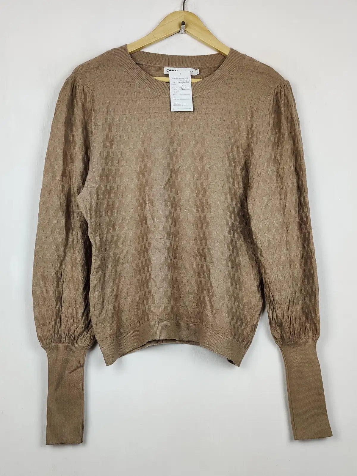 Buy online pre-used pre-loved 100% authentic & Original branded Only (WT-11701) available in Pakistan. Top international brands avilable.