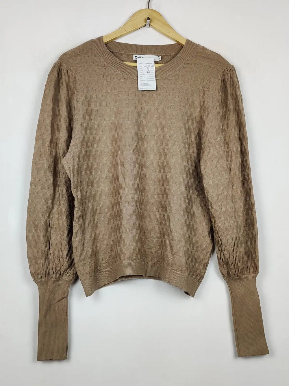 Buy online pre-used pre-loved 100% authentic & Original branded Only (WT-11701) available in Pakistan. Top international brands avilable.