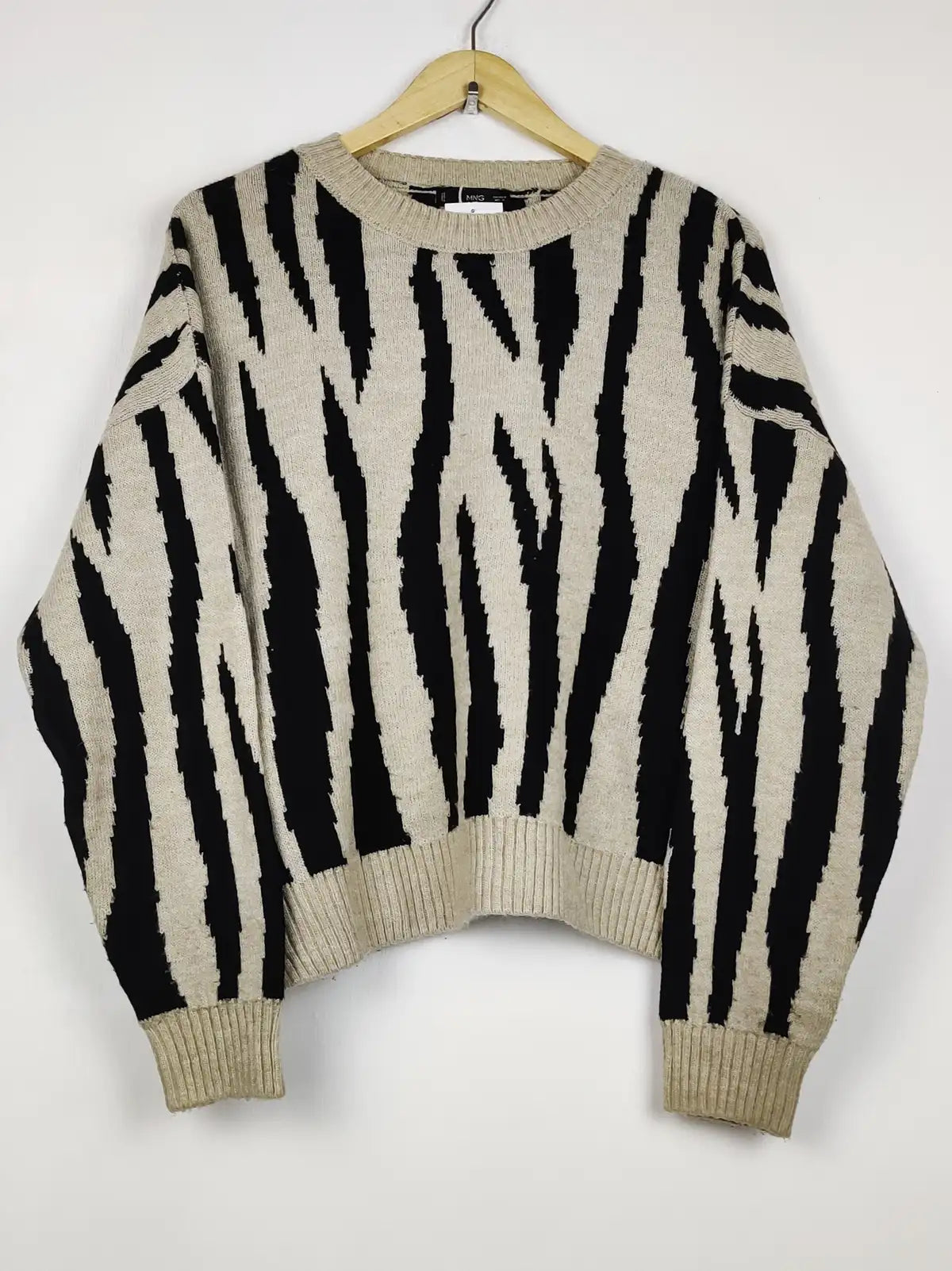 Buy online pre-used pre-loved 100% authentic & Original branded Mango (WT-11703) available in Pakistan. Top international brands avilable.