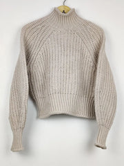 Buy online pre-used pre-loved 100% authentic & Original branded H&M (WT-11713) available in Pakistan. Top international brands avilable.