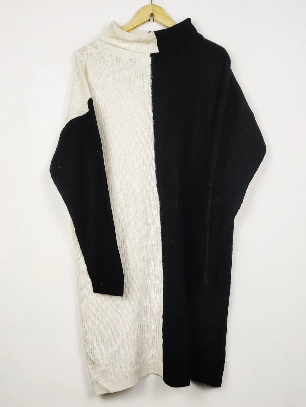 Buy online pre-used pre-loved 100% authentic & Original branded Shein (WT-11765) available in Pakistan. Top international brands avilable.