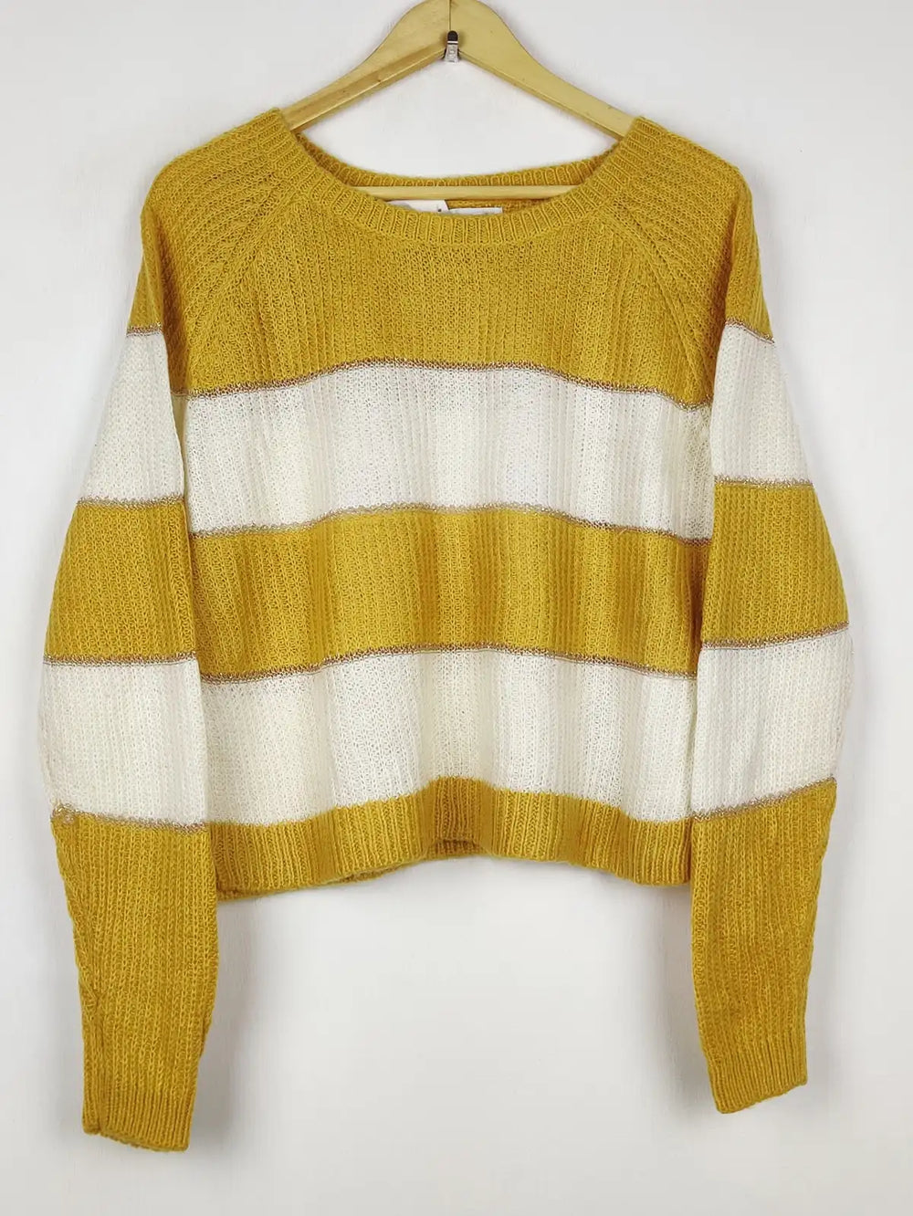 Buy online pre-used pre-loved 100% authentic & Original branded Shrinking Violet (WT-11798) available in Pakistan. Top international brands avilable.