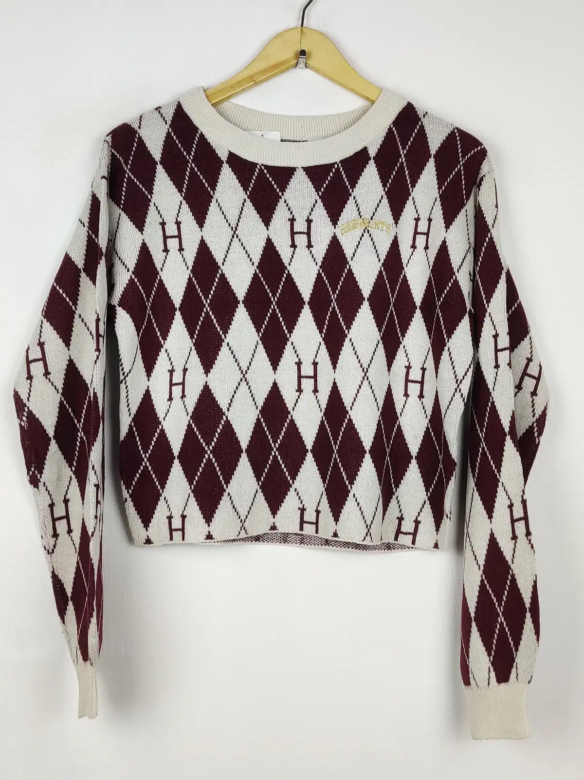 Buy online pre-used pre-loved 100% authentic & Original branded Unknown Brand (WT-11829) available in Pakistan. Top international brands avilable.