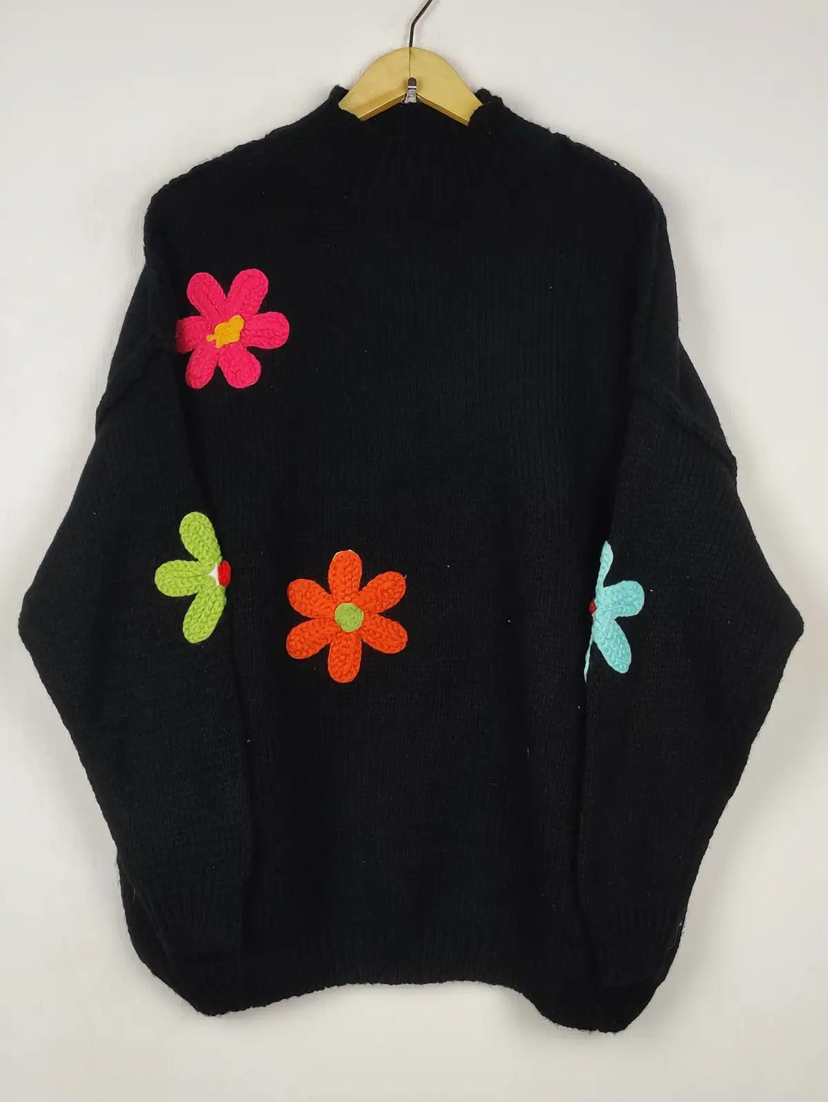 Buy online pre-used pre-loved 100% authentic & Original branded Unknown Brand (WT-11847) available in Pakistan. Top international brands avilable.