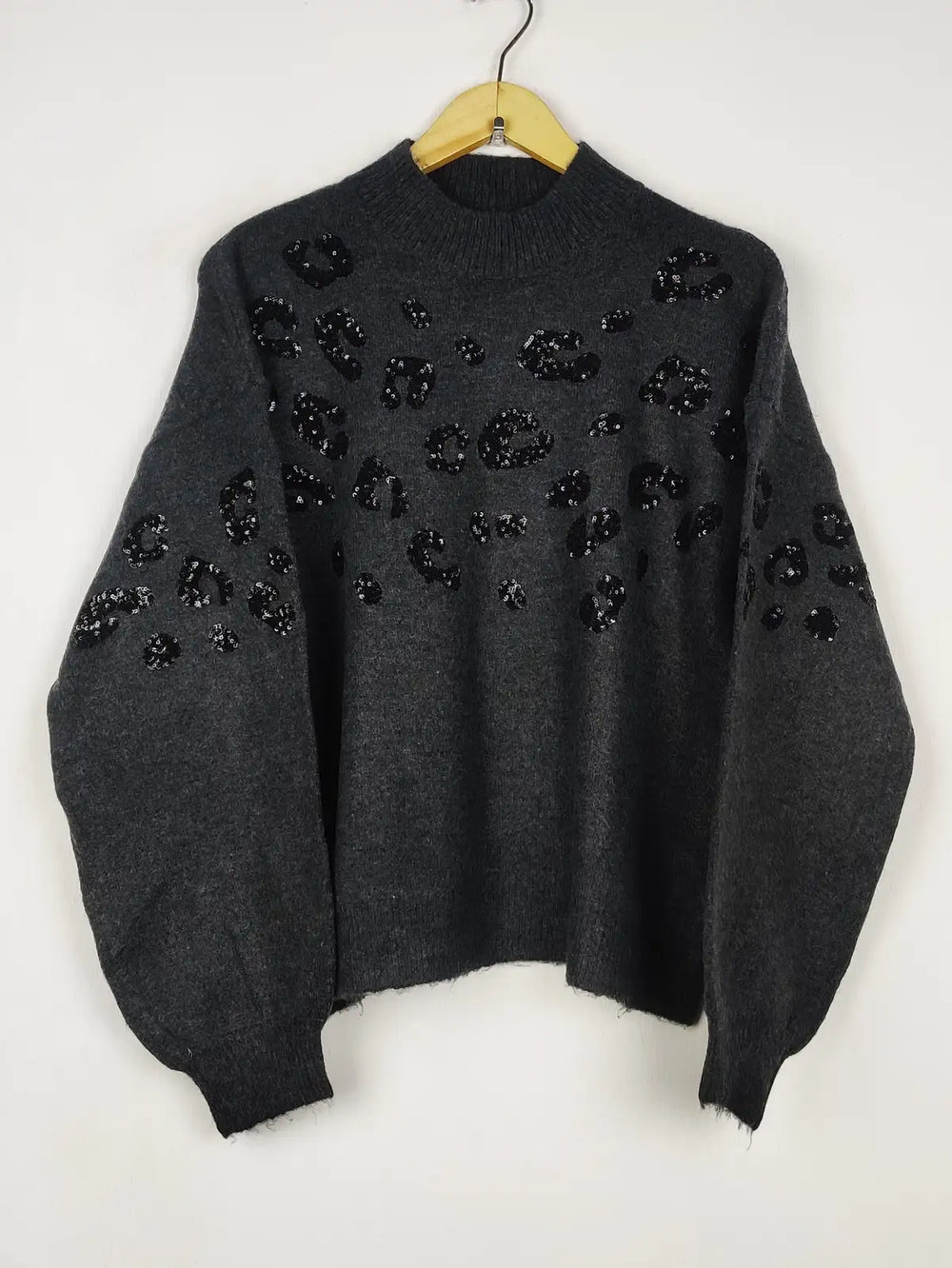 Buy online pre-used pre-loved 100% authentic & Original branded New Look (WT-11854) available in Pakistan. Top international brands avilable.