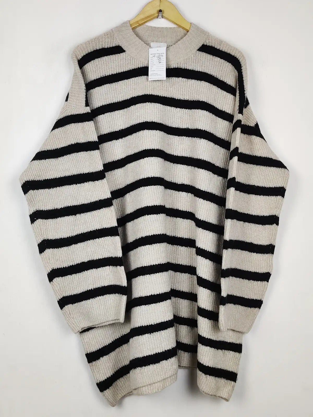 Buy online pre-used pre-loved 100% authentic & Original branded H&M (WT-11899) available in Pakistan. Top international brands avilable.