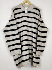 Buy online pre-used pre-loved 100% authentic & Original branded H&M (WT-11899) available in Pakistan. Top international brands avilable.