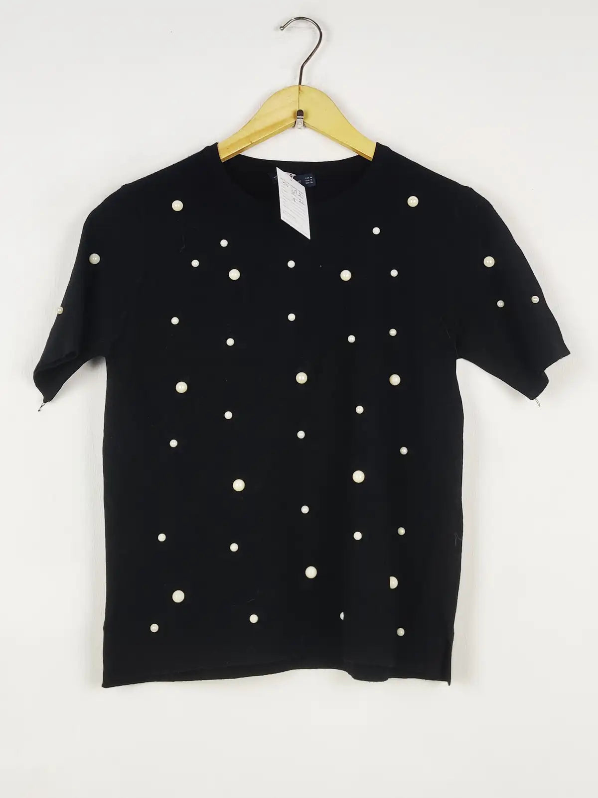 Buy online pre-used pre-loved 100% authentic & Original branded Zara (WT-11927) available in Pakistan. Top international brands avilable.