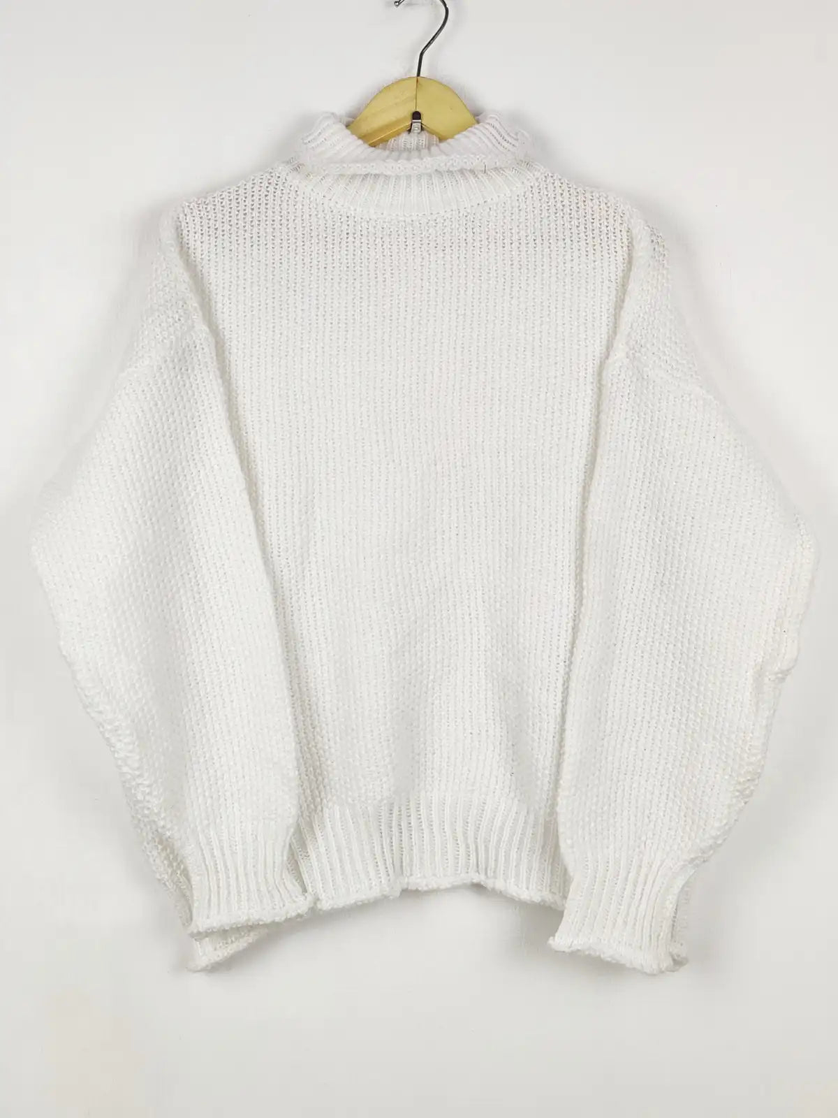 Buy online pre-used pre-loved 100% authentic & Original branded Unknown Brand (WT-11935) available in Pakistan. Top international brands avilable.