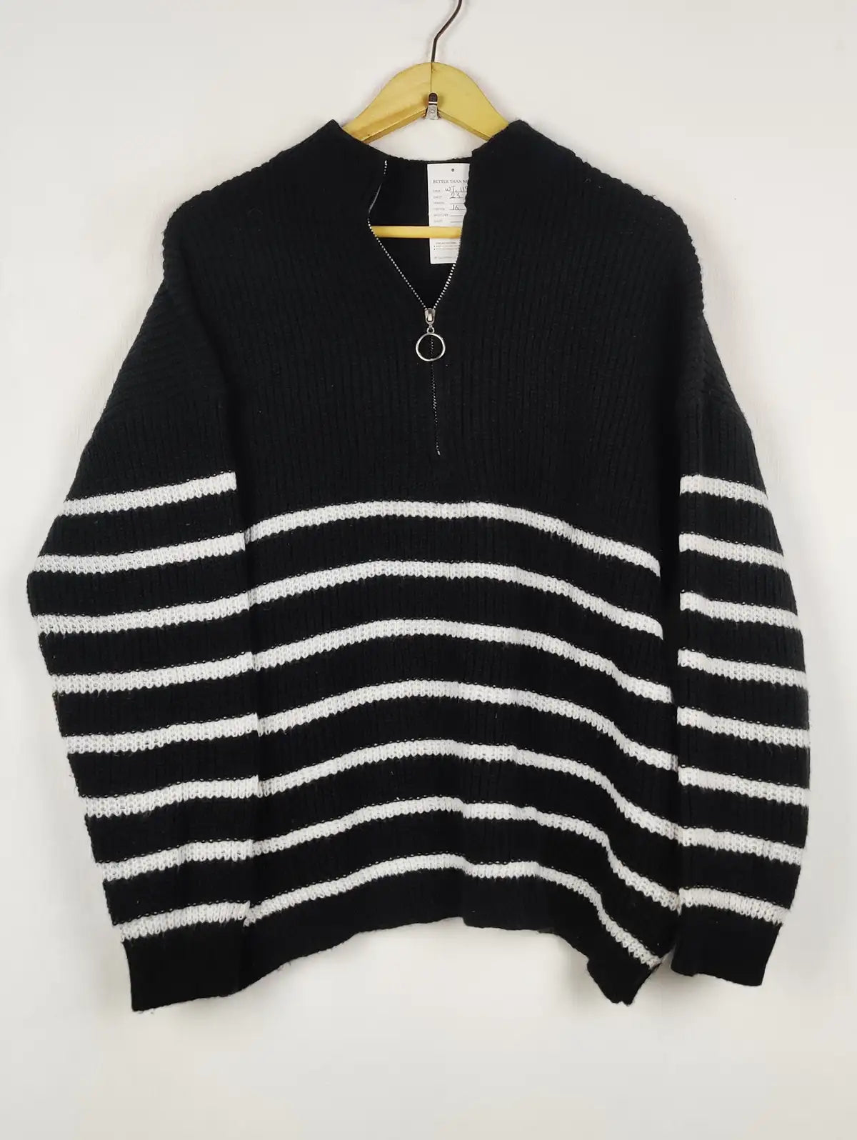 Buy online pre-used pre-loved 100% authentic & Original branded Unknown Brand (WT-11955) available in Pakistan. Top international brands avilable.
