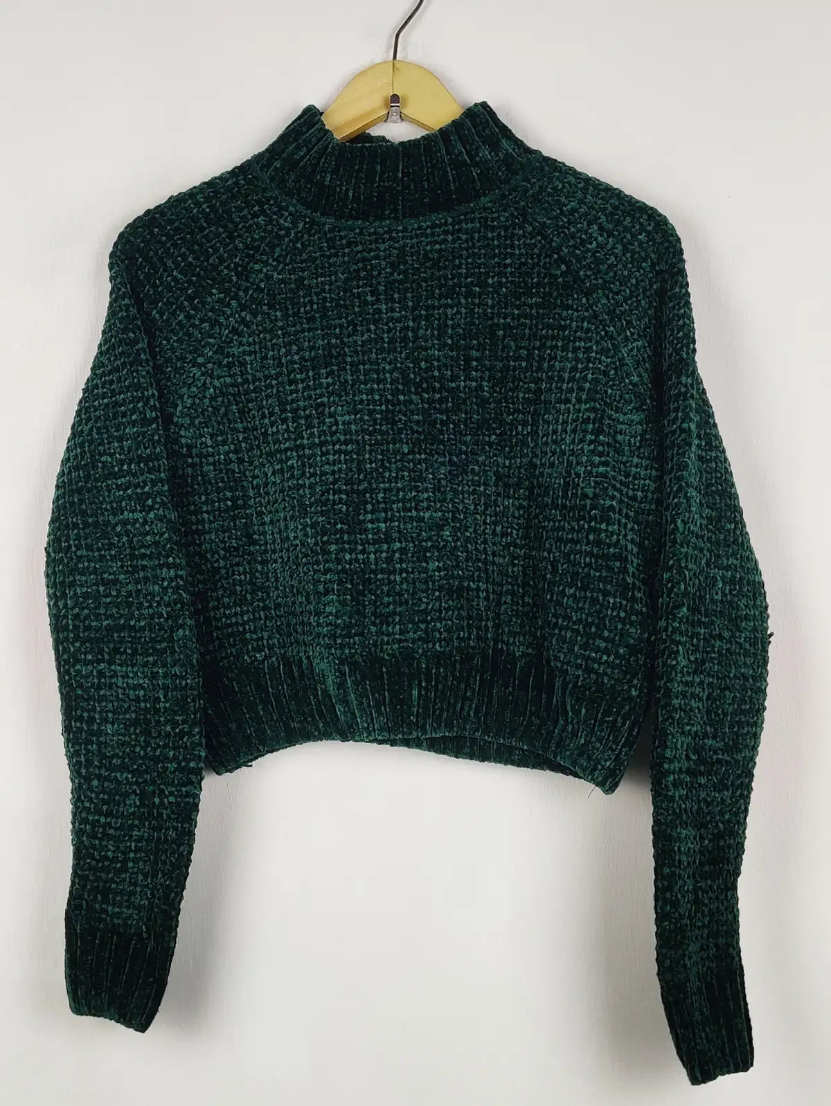 Buy online pre-used pre-loved 100% authentic & Original branded H&M (WT-11961) available in Pakistan. Top international brands avilable.