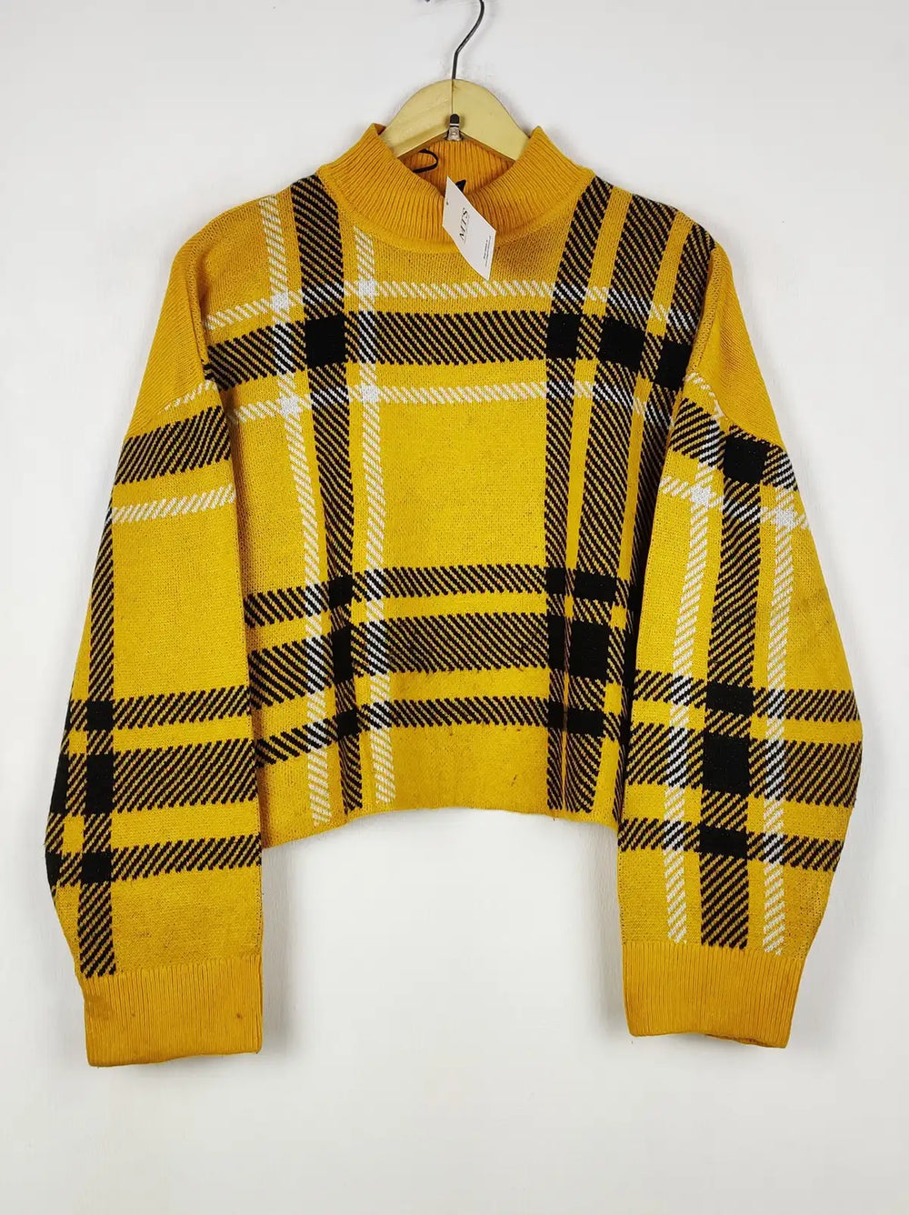 Buy online pre-used pre-loved 100% authentic & Original branded H&M (WT-11977) available in Pakistan. Top international brands avilable.