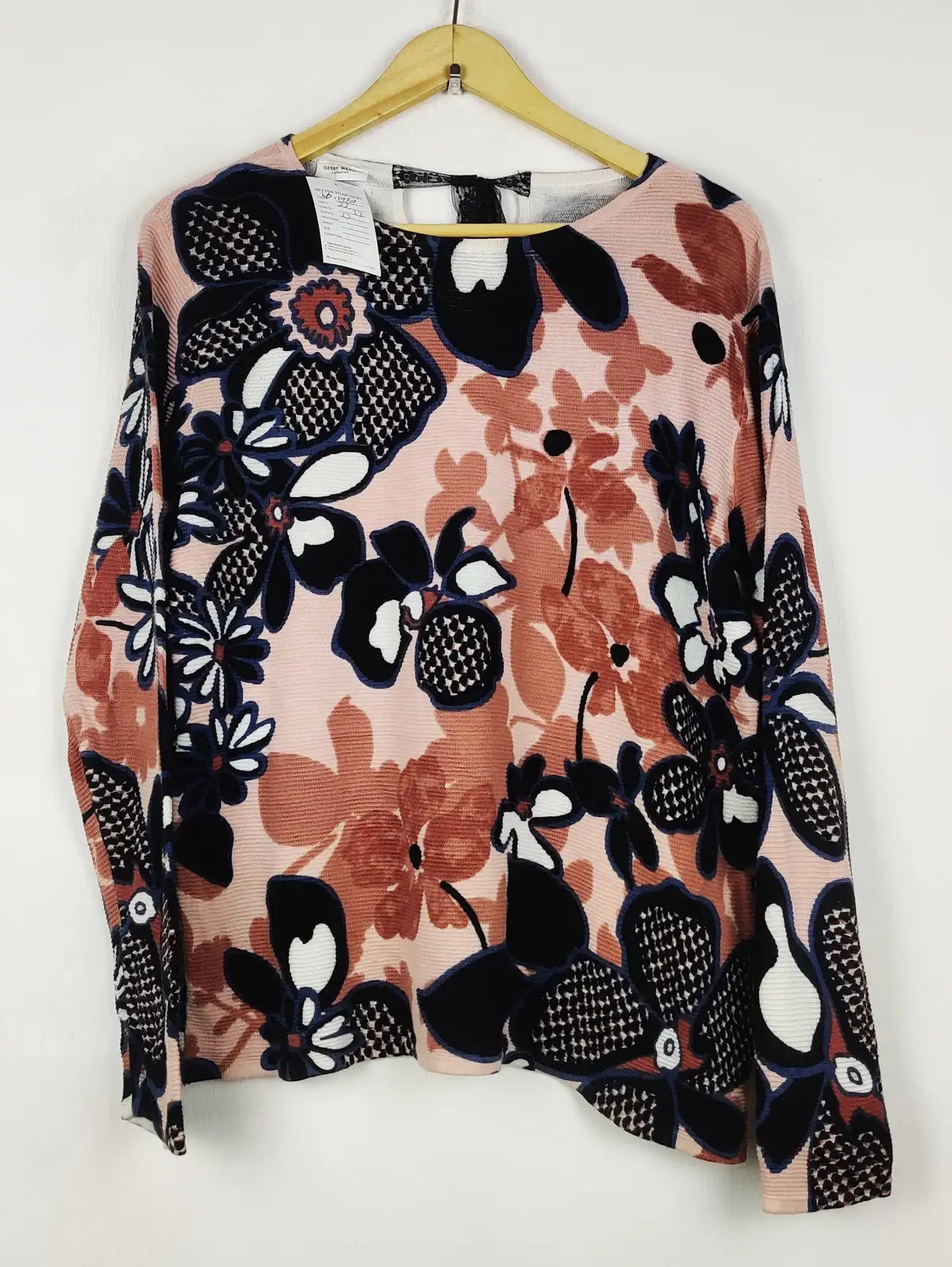 Buy online pre-used pre-loved 100% authentic & Original branded Gerry Weber (WT-11980) available in Pakistan. Top international brands avilable.