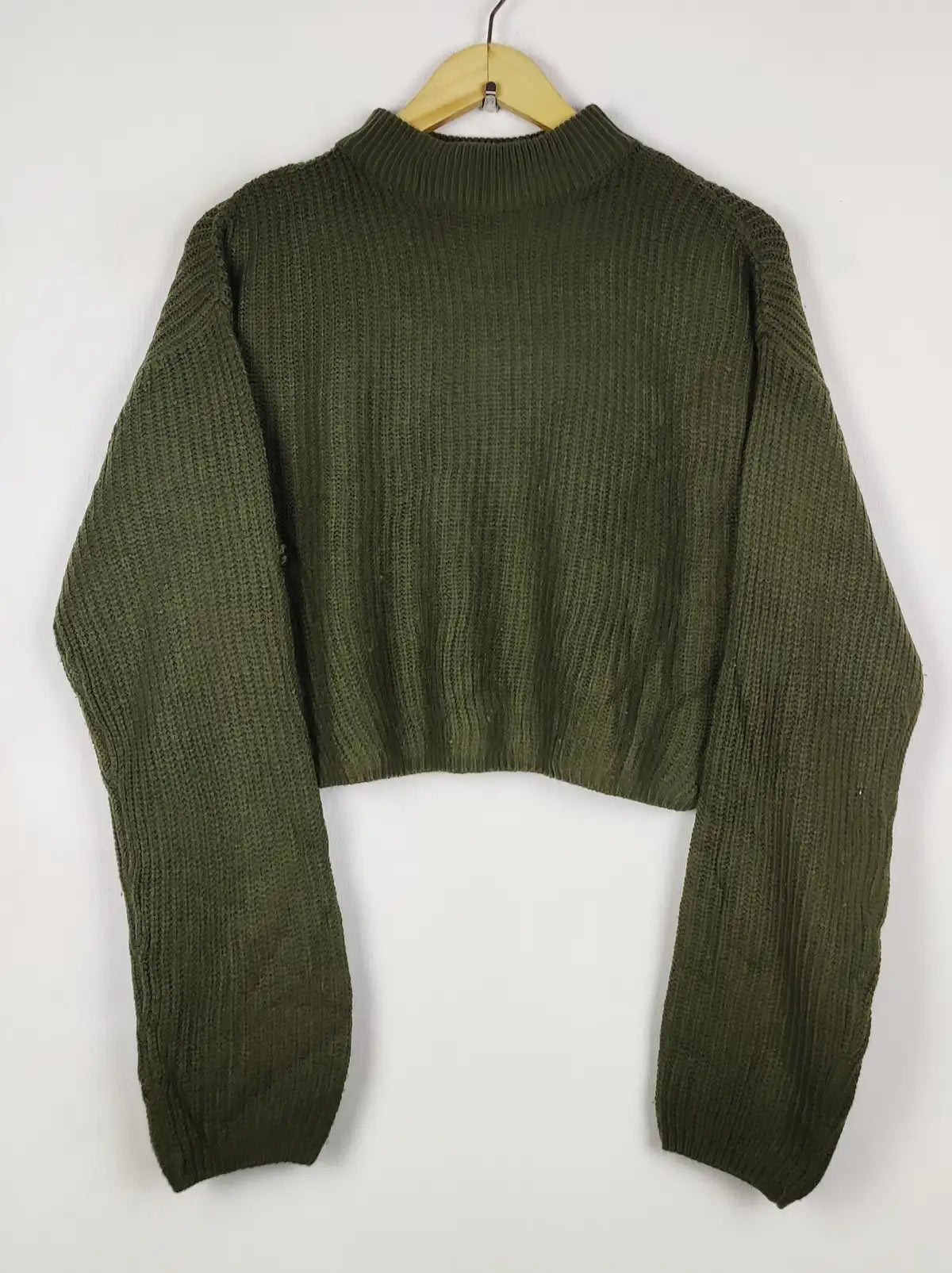 Buy online pre-used pre-loved 100% authentic & Original branded H&M (WT-11995) available in Pakistan. Top international brands avilable.