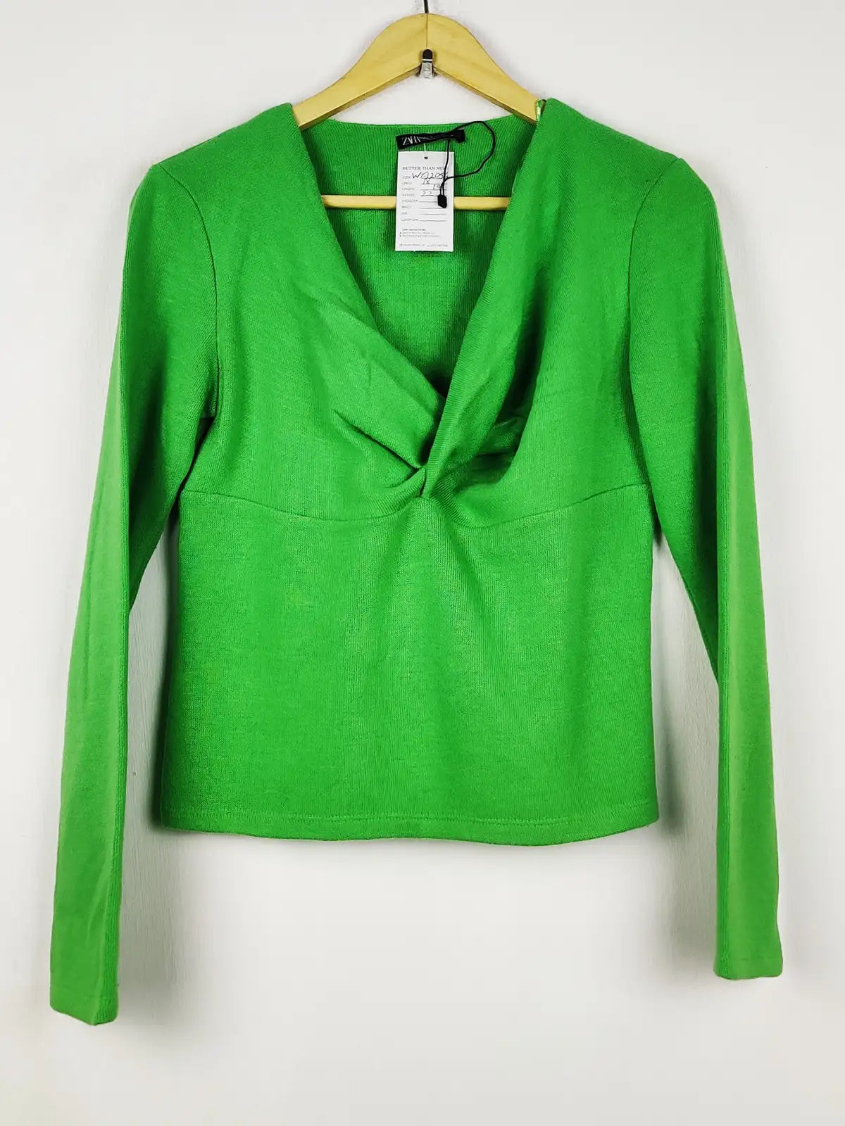 Buy online pre-used pre-loved 100% authentic & Original branded Zara (WT-12056) available in Pakistan. Top international brands avilable.
