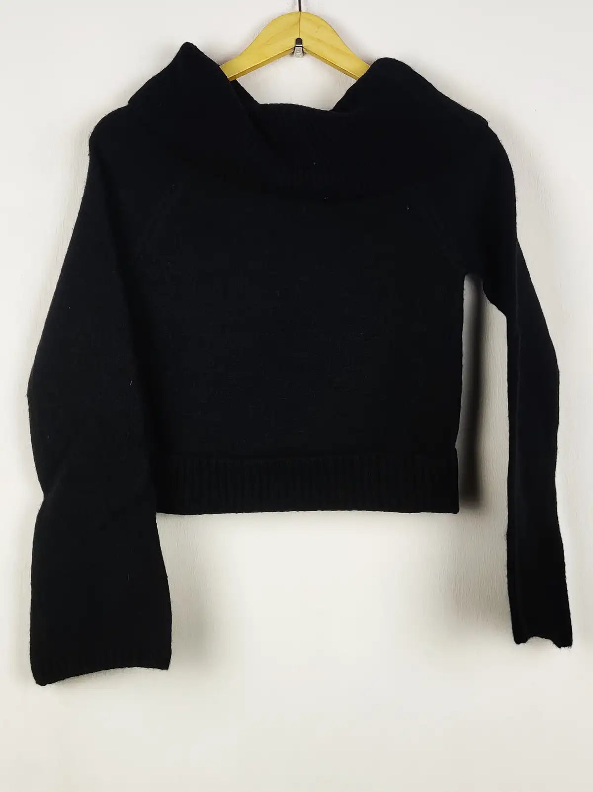 Buy online pre-used pre-loved 100% authentic & Original branded Shein (WT-12063) available in Pakistan. Top international brands avilable.