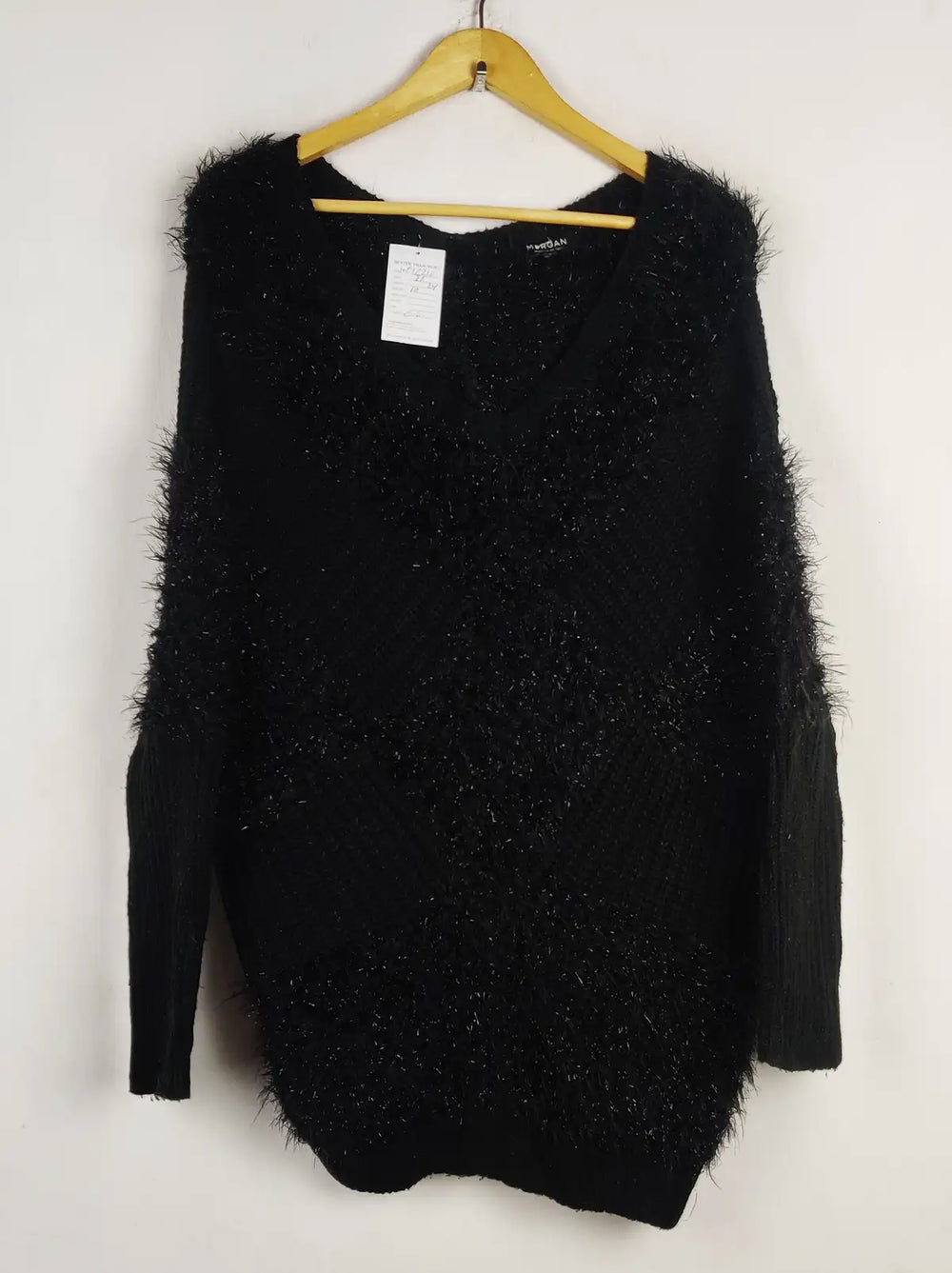 Buy online pre-used pre-loved 100% authentic & Original branded Unknown Brand (WT-12216) available in Pakistan. Top international brands avilable.