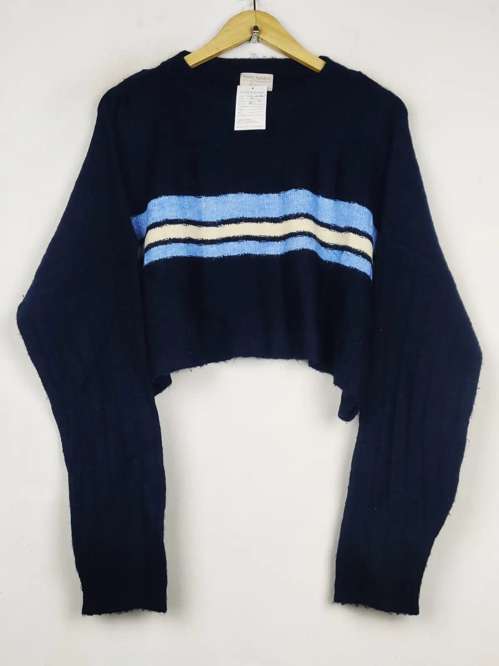 Buy online pre-used pre-loved 100% authentic & Original branded Pull&Bear (WT-12263) available in Pakistan. Top international brands avilable.