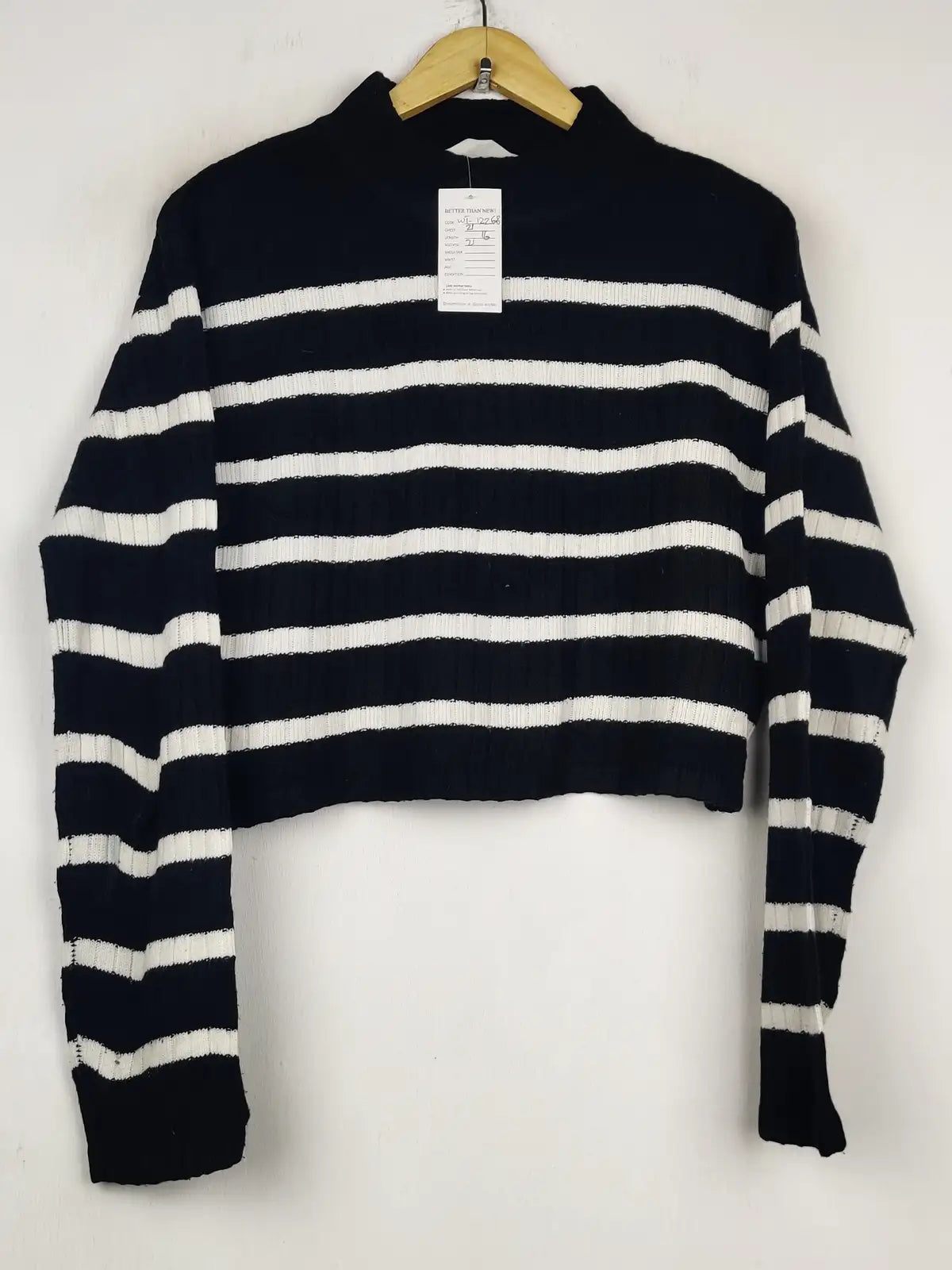 Buy online pre-used pre-loved 100% authentic & Original branded H&M (WT-12268) available in Pakistan. Top international brands avilable.
