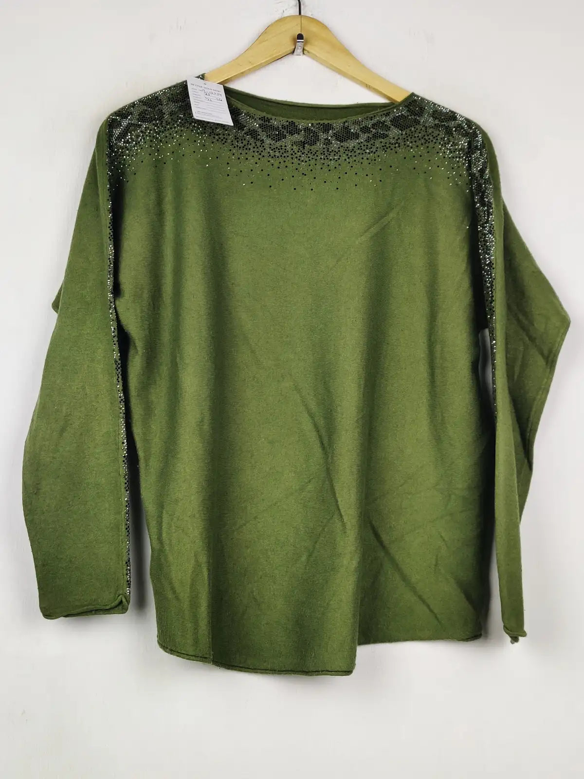 Buy online pre-used pre-loved 100% authentic & Original branded Unknown Brand (WT-12274) available in Pakistan. Top international brands avilable.