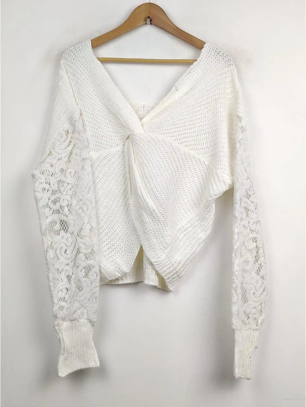 Buy online pre-used pre-loved 100% authentic & Original branded Unknown Brand (WT-3203) available in Pakistan. Top international brands avilable.