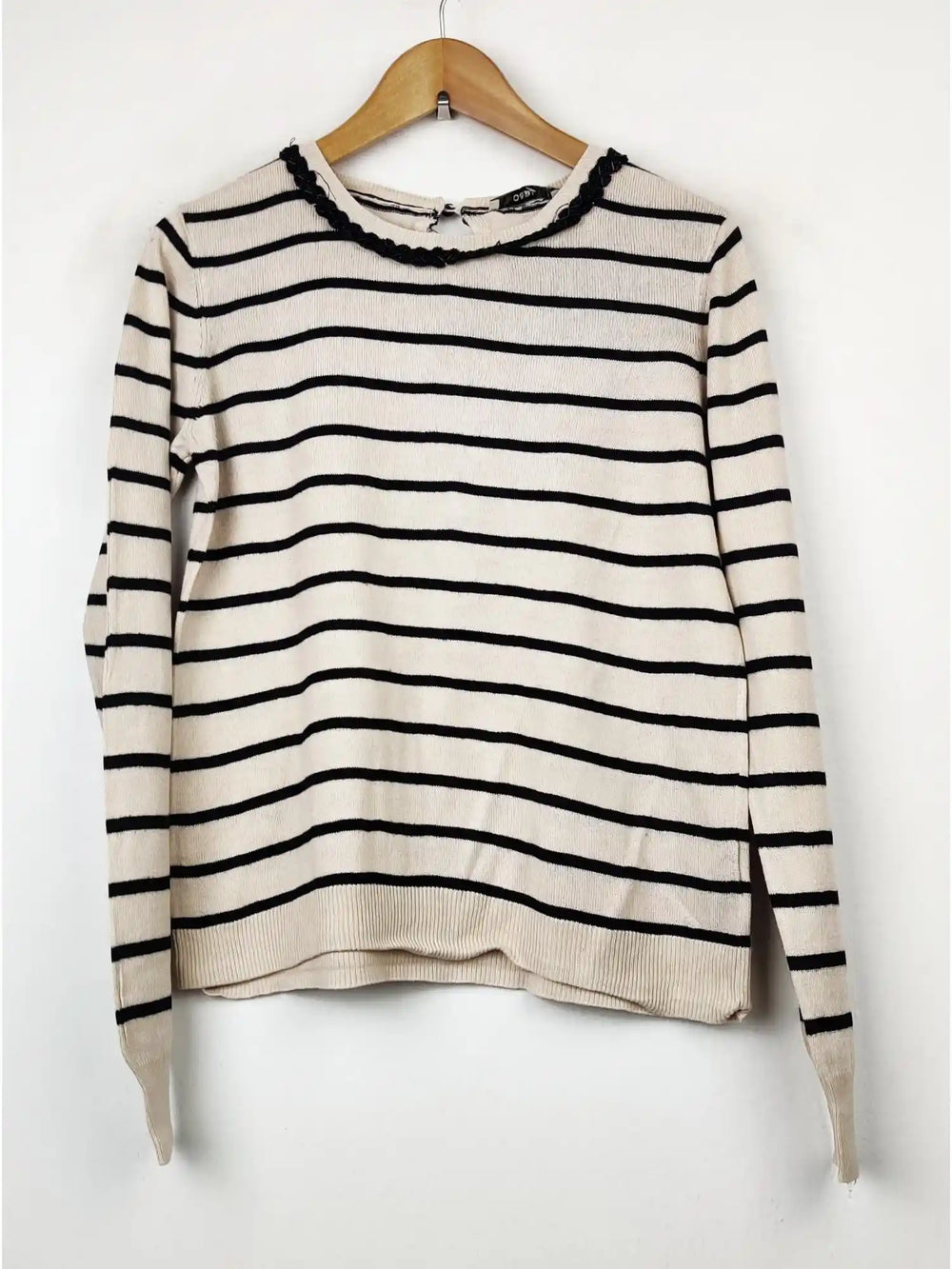 Buy online pre-used pre-loved 100% authentic & Original branded Oasis (WT-3443) available in Pakistan. Top international brands avilable.