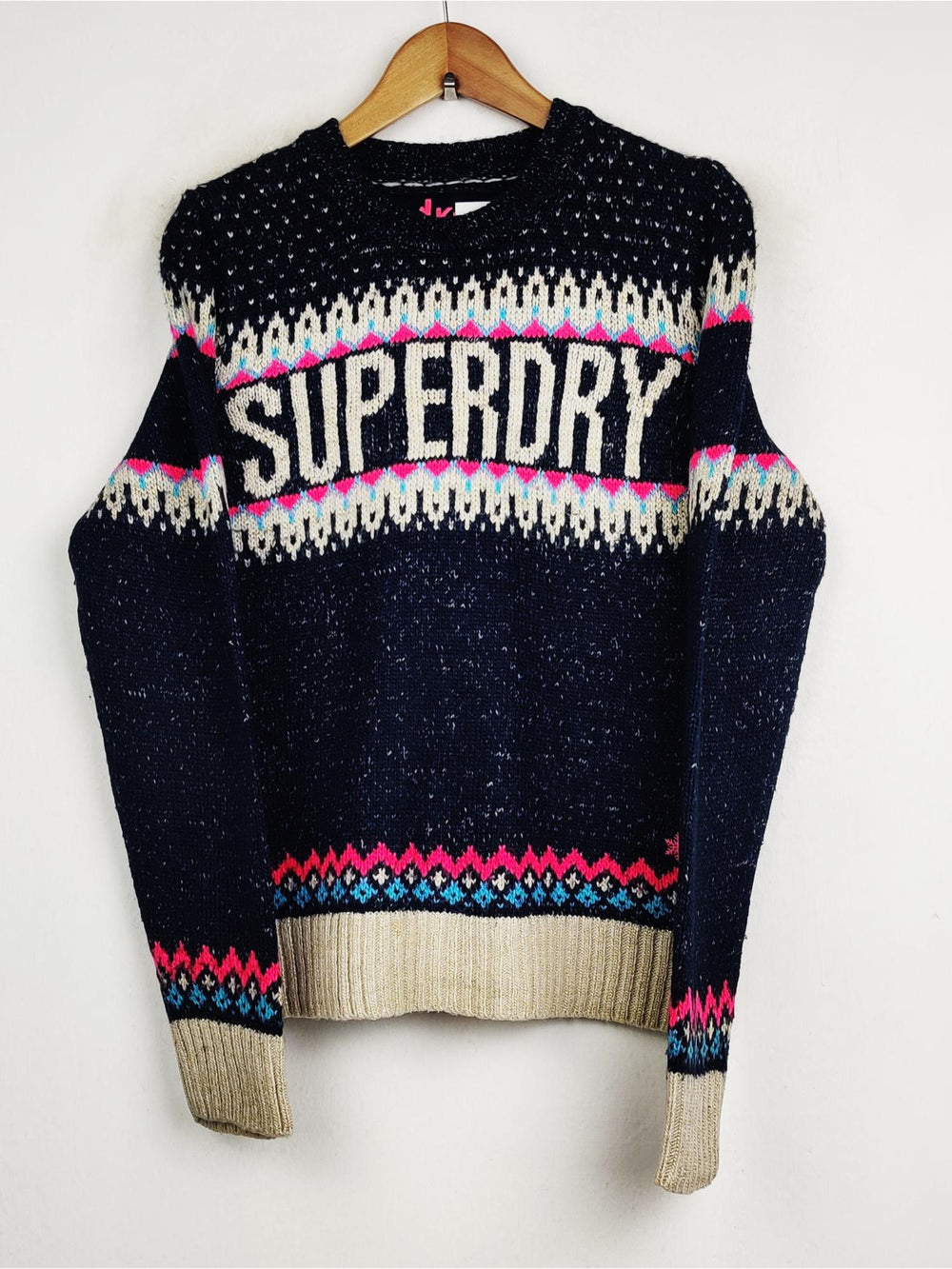 Buy online pre-used pre-loved 100% authentic & Original branded Super Dry (WT-3538) available in Pakistan. Top international brands avilable.