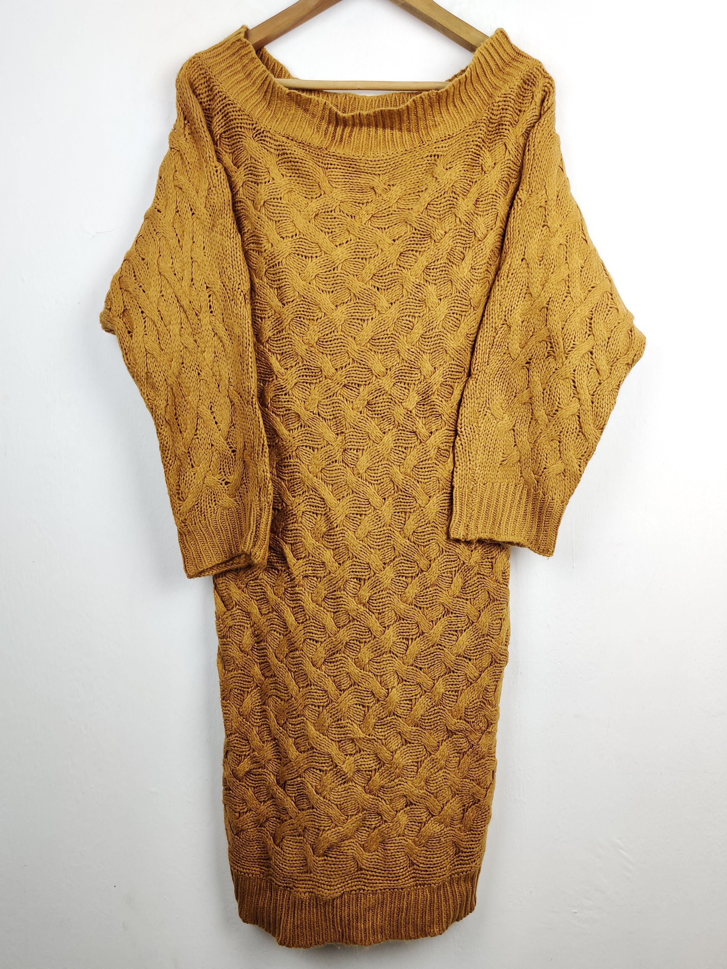 Buy online pre-used pre-loved 100% authentic & Original branded Shein (WT-4019) available in Pakistan. Top international brands avilable.