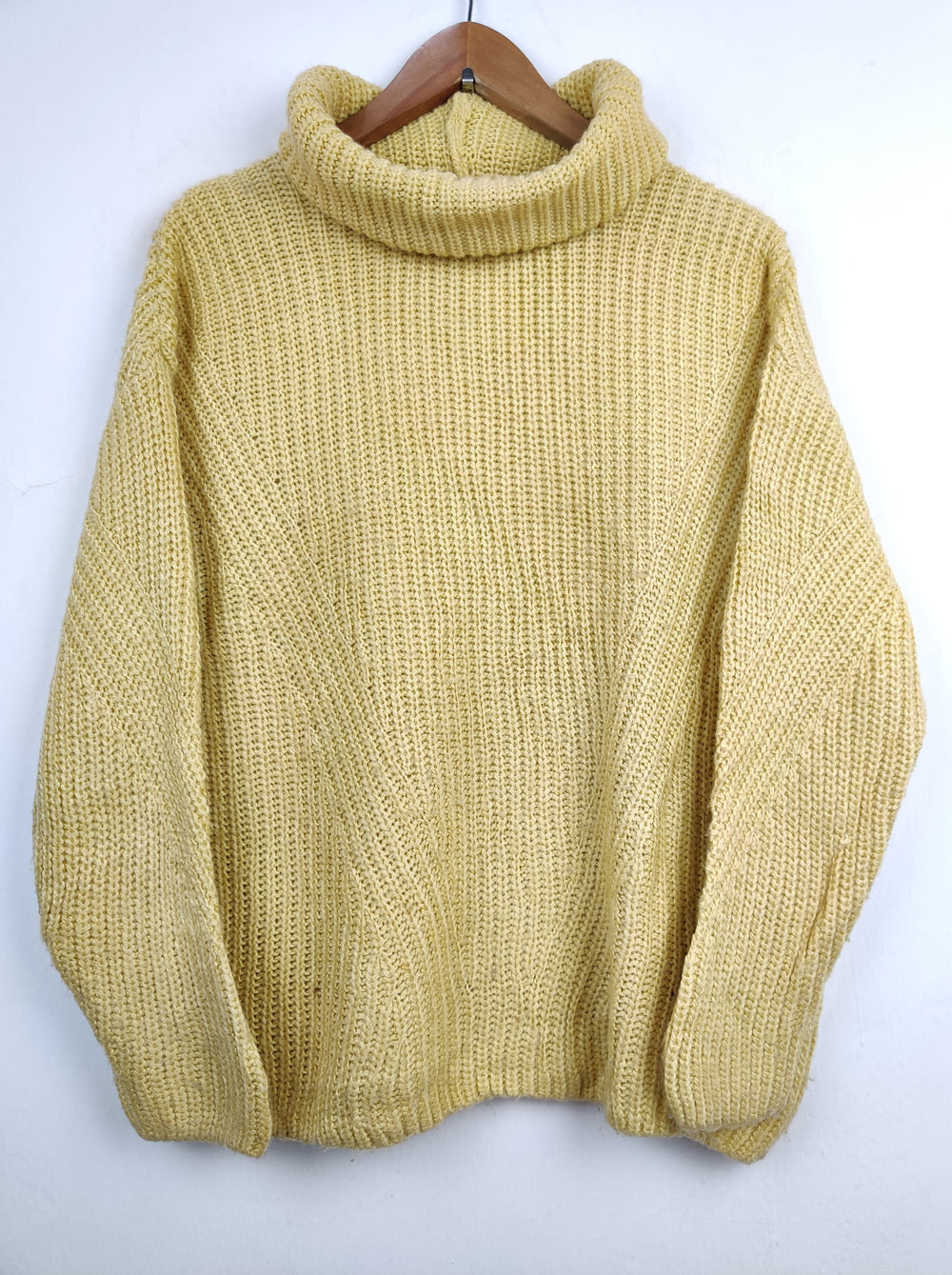 Buy online pre-used pre-loved 100% authentic & Original branded George (WT-4025) available in Pakistan. Top international brands avilable.