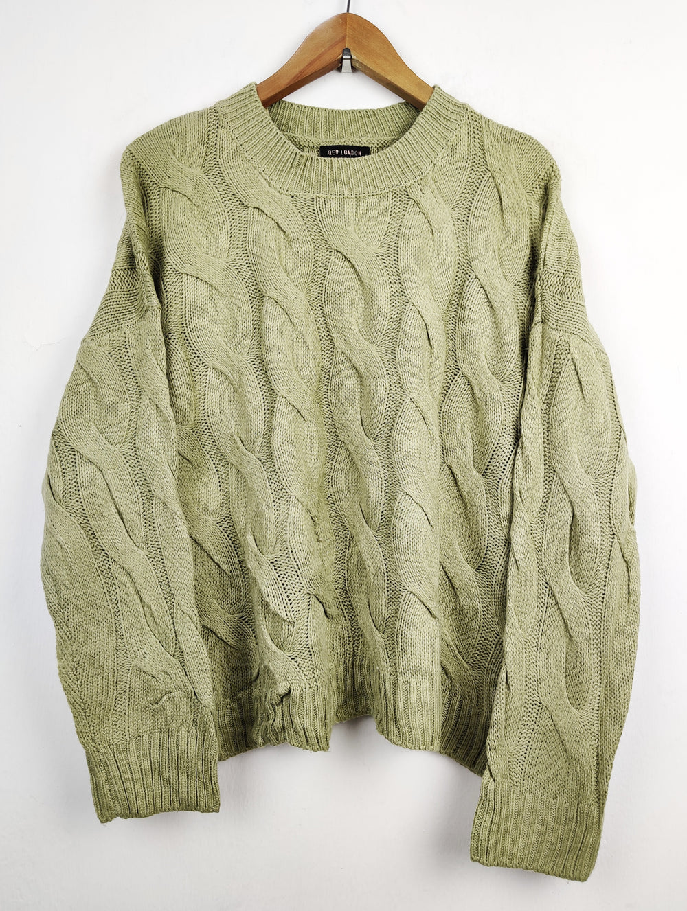 Buy online pre-used pre-loved 100% authentic & Original branded Qed London (WT-4028) available in Pakistan. Top international brands avilable.