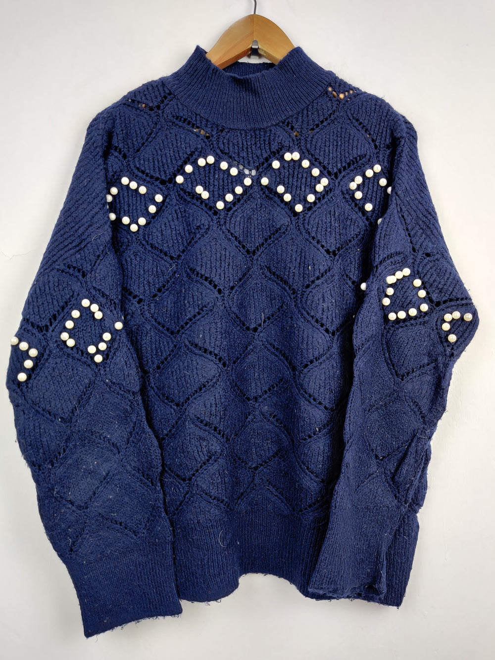 Buy online pre-used pre-loved 100% authentic & Original branded Savida (WT-4038) available in Pakistan. Top international brands avilable.