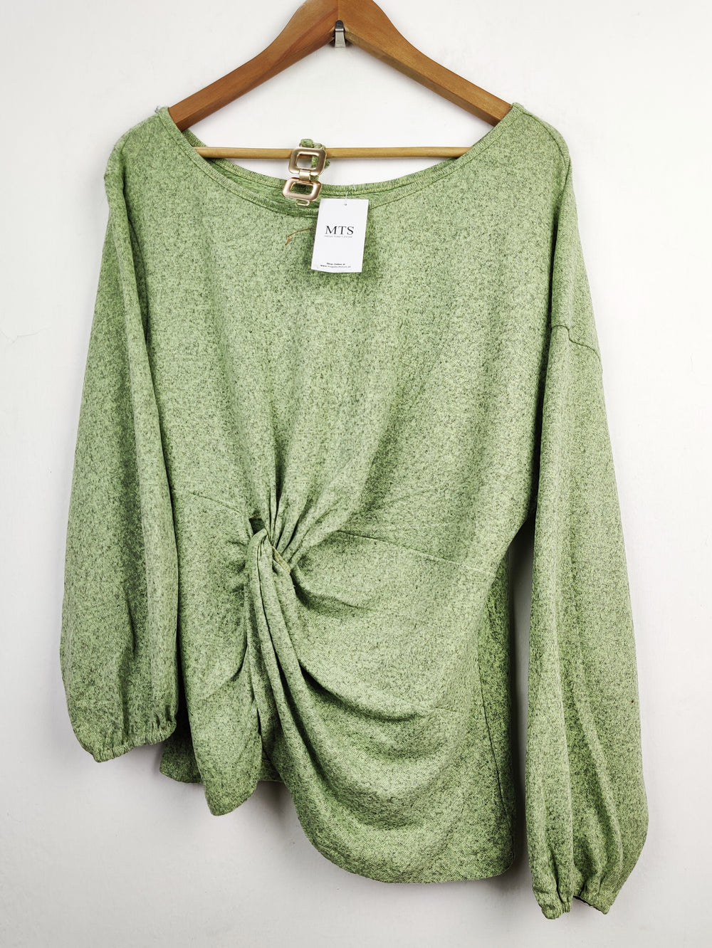 Buy online pre-used pre-loved 100% authentic & Original branded Unknown Brand (WT-4053) available in Pakistan. Top international brands avilable.