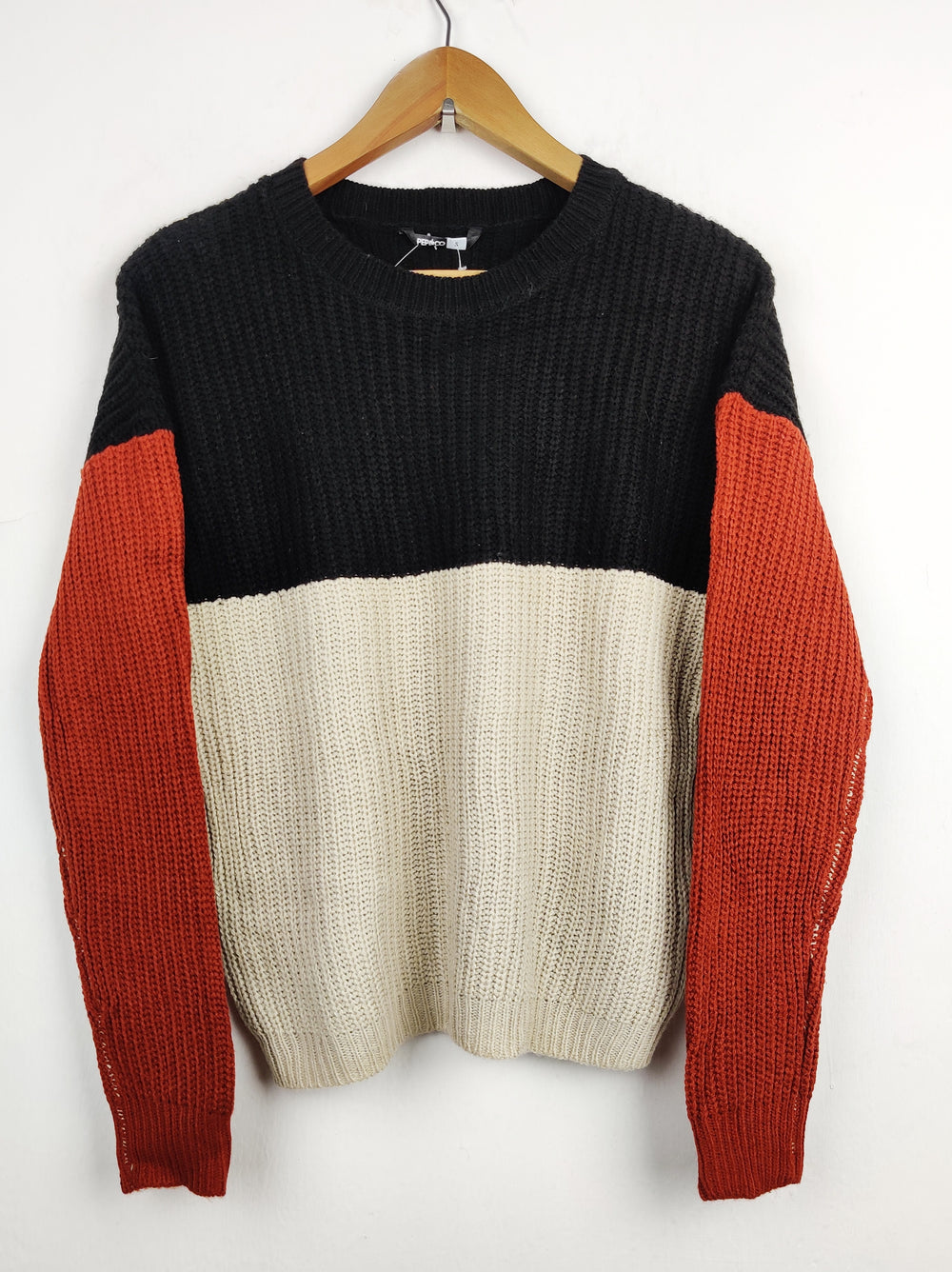 Buy online pre-used pre-loved 100% authentic & Original branded Pep & Co (WT-4065) available in Pakistan. Top international brands avilable.