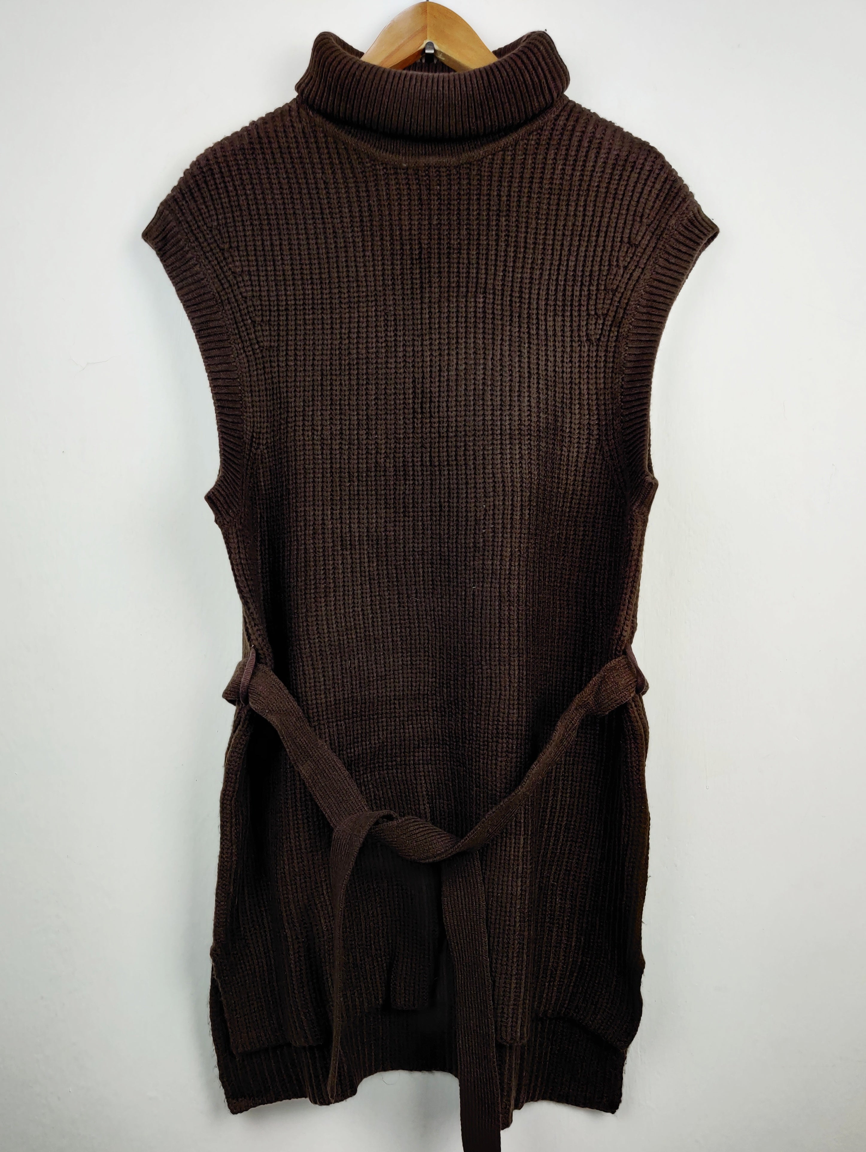Buy online pre-used pre-loved 100% authentic & Original branded Zara (WT-4093) available in Pakistan. Top international brands avilable.