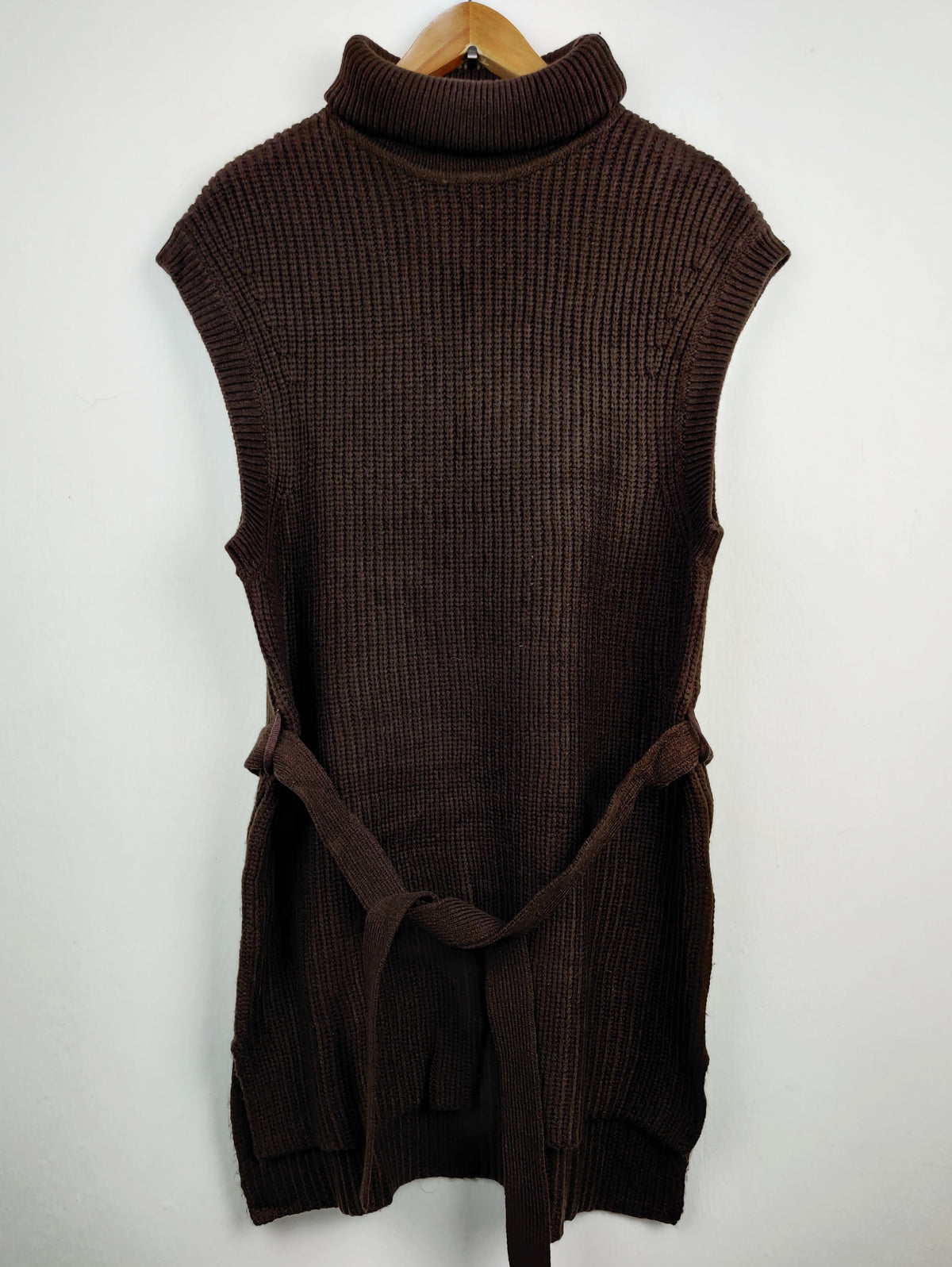 Buy online pre-used pre-loved 100% authentic & Original branded Zara (WT-4093) available in Pakistan. Top international brands avilable.