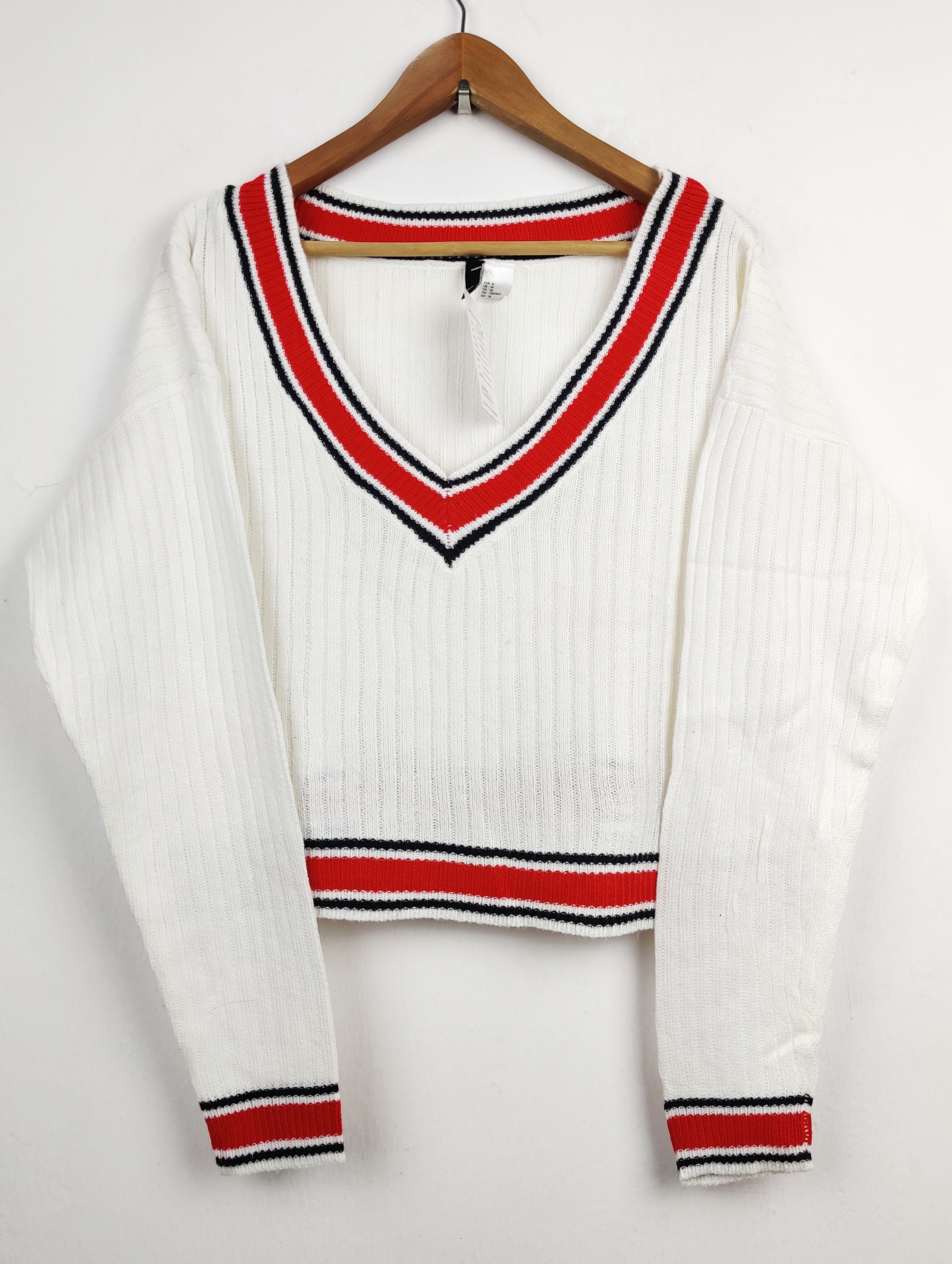 Buy online pre-used pre-loved 100% authentic & Original branded H&M (WT-4095) available in Pakistan. Top international brands avilable.