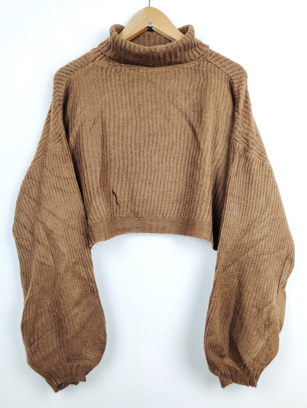 Buy online pre-used pre-loved 100% authentic & Original branded Romwe (WT-4102) available in Pakistan. Top international brands avilable.