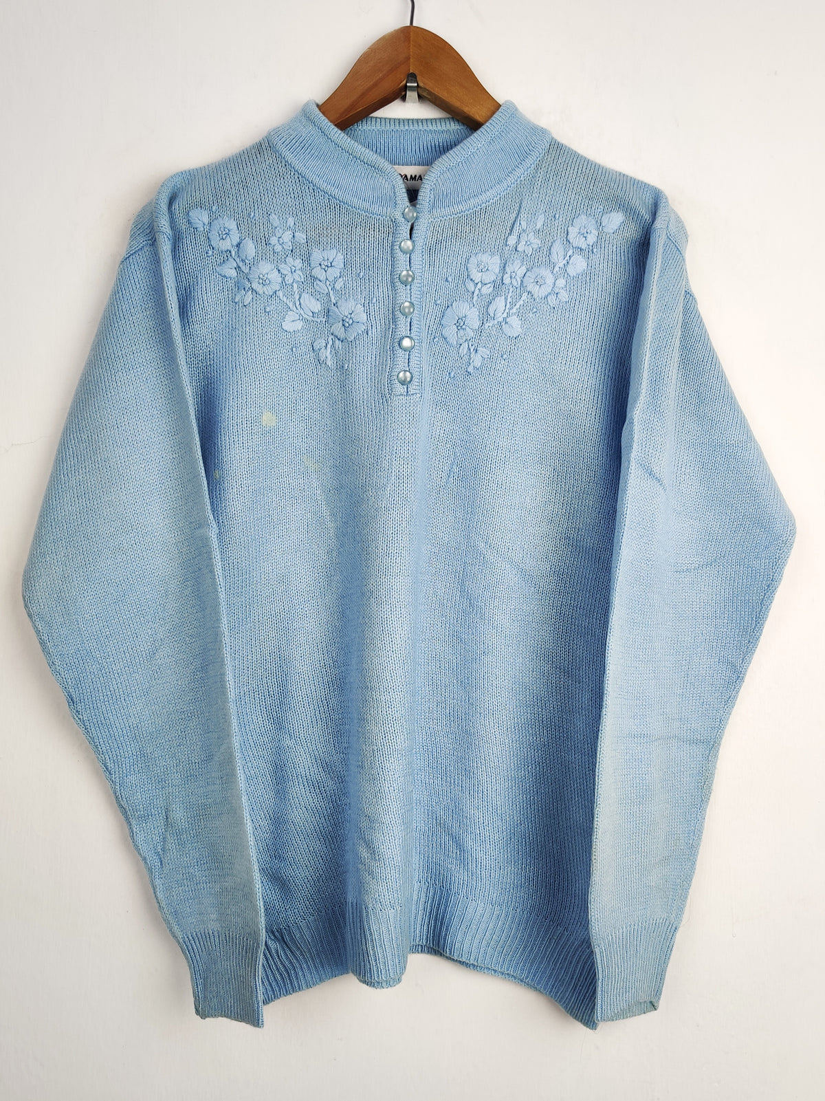 Buy online pre-used pre-loved 100% authentic & Original branded Damart (WT-4123) available in Pakistan. Top international brands avilable.