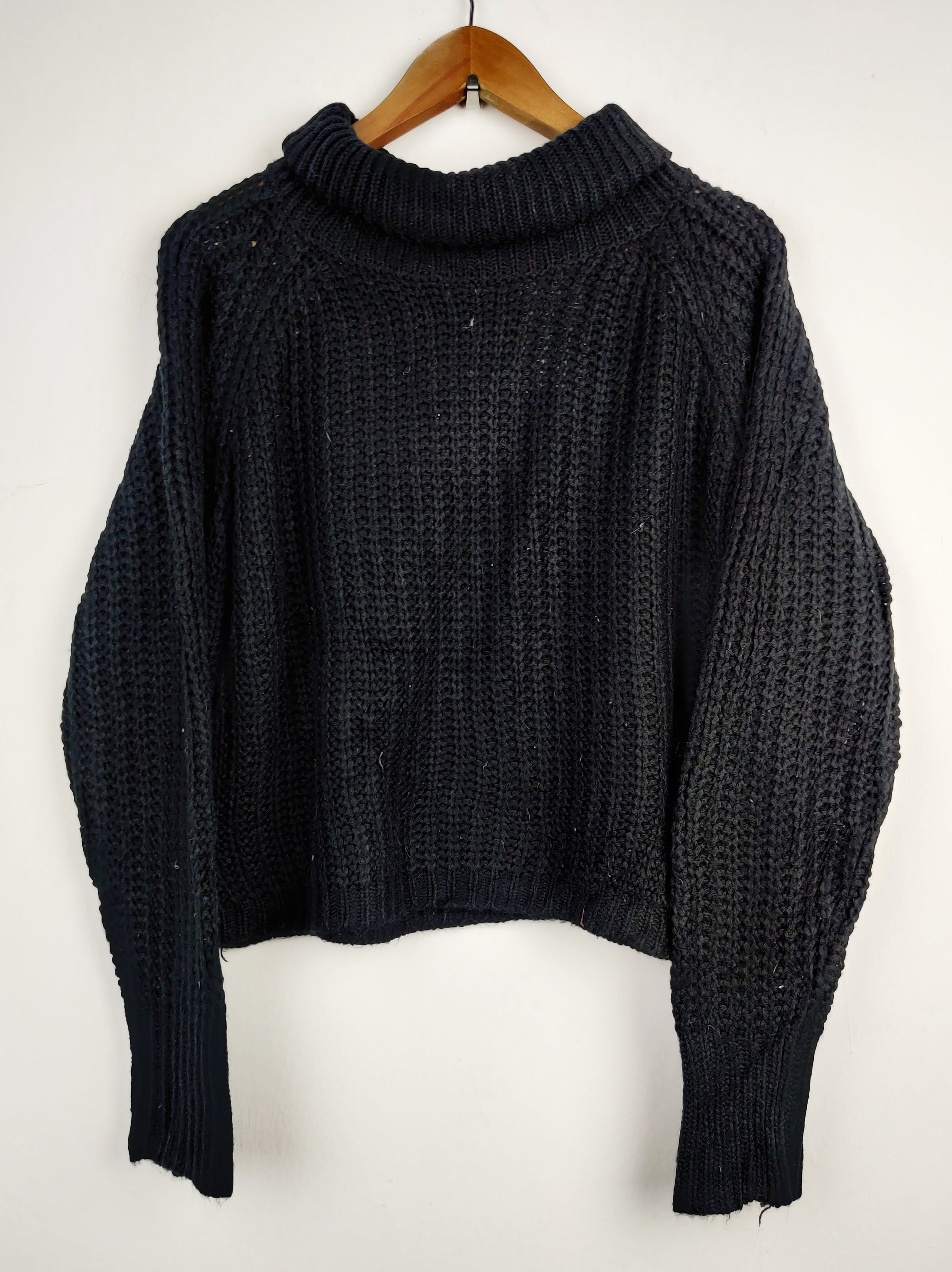 Buy online pre-used pre-loved 100% authentic & Original branded Shein (WT-4179) available in Pakistan. Top international brands avilable.