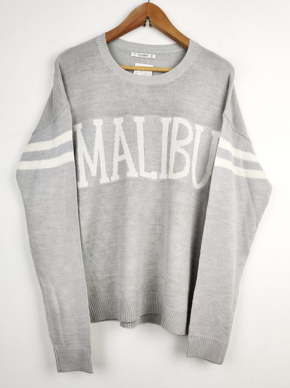 Buy online pre-used pre-loved 100% authentic & Original branded Pull & Bear (WT-4226) available in Pakistan. Top international brands avilable.