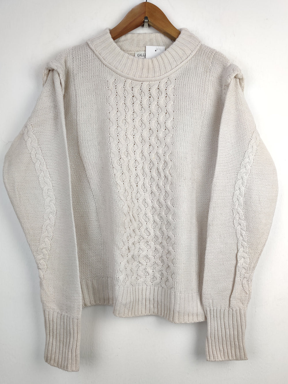 Buy online pre-used pre-loved 100% authentic & Original branded Gallery (WT-4230) available in Pakistan. Top international brands avilable.