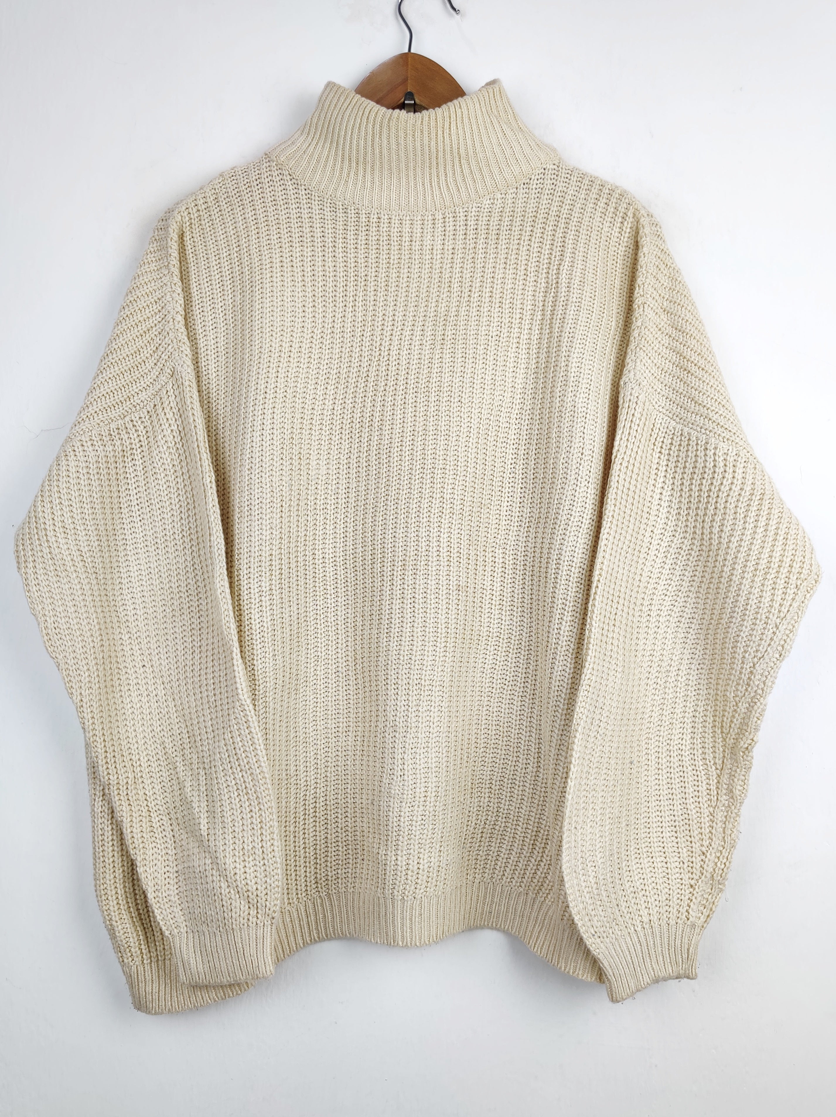 Buy online pre-used pre-loved 100% authentic & Original branded H&M (WT-4278) available in Pakistan. Top international brands avilable.
