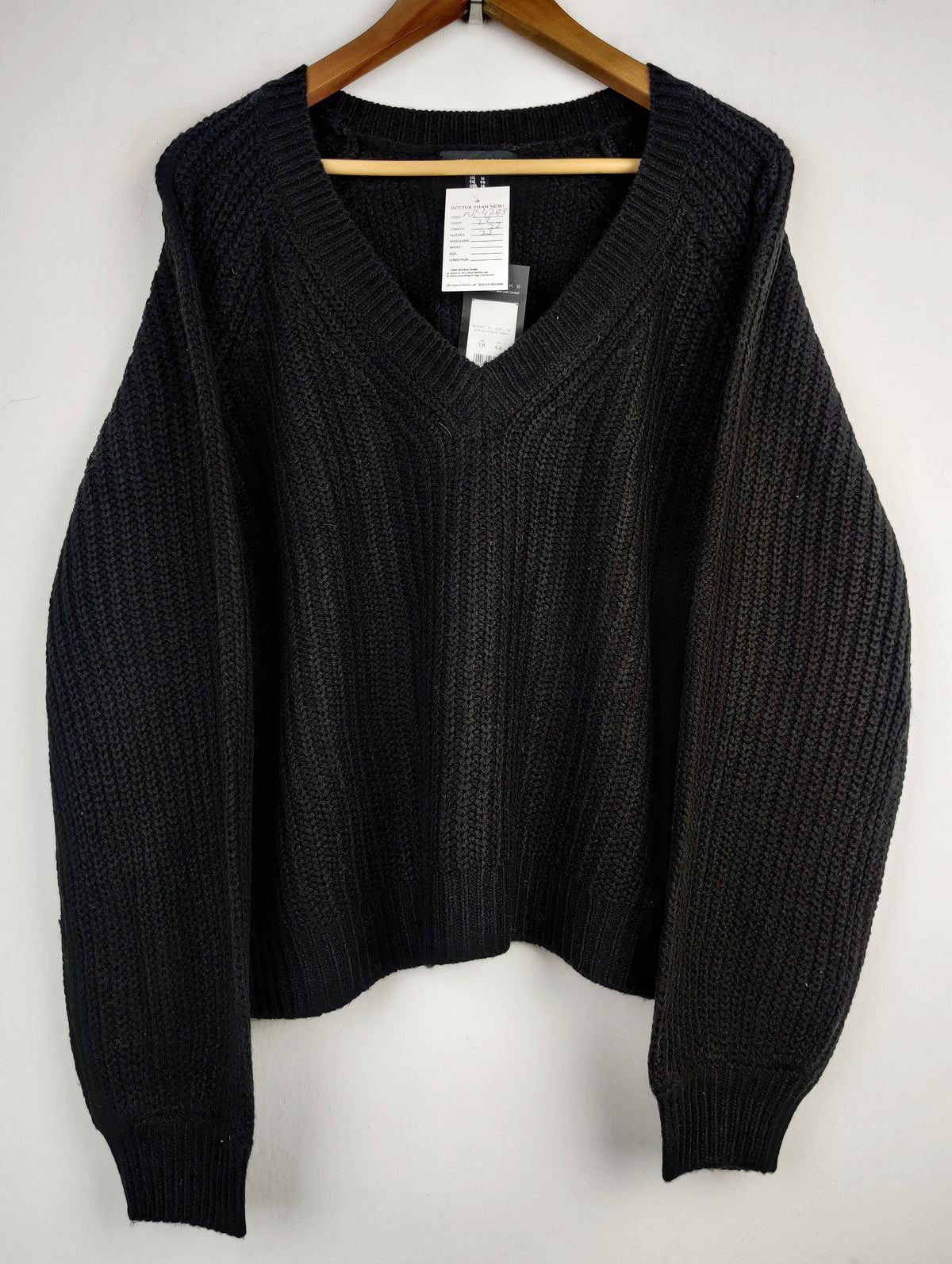 Buy online pre-used pre-loved 100% authentic & Original branded New Look (WT-4283) available in Pakistan. Top international brands avilable.