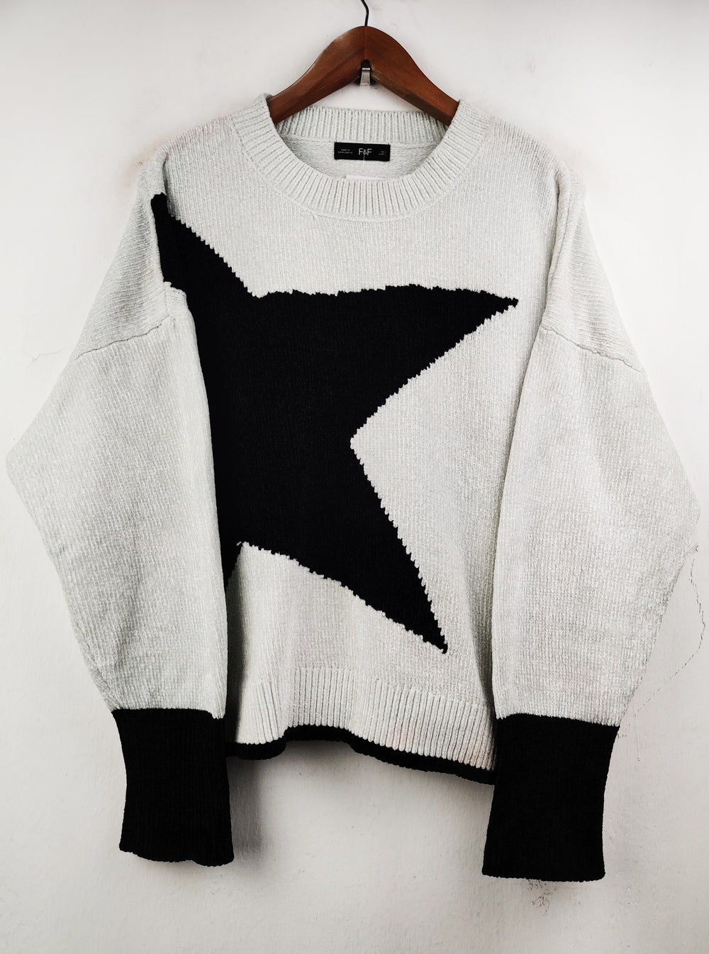 Buy online pre-used pre-loved 100% authentic & Original branded F&F (WT-4377) available in Pakistan. Top international brands avilable.