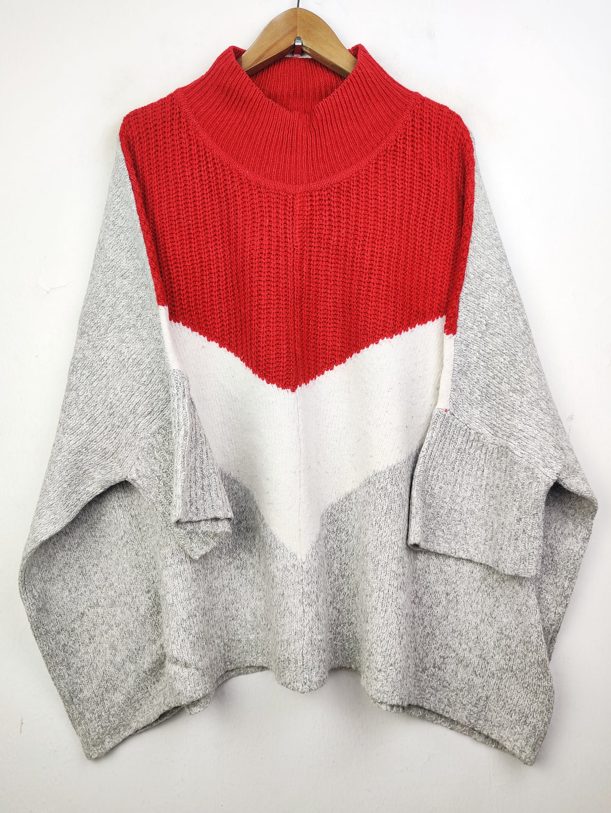 Buy online pre-used pre-loved 100% authentic & Original branded Marks & Spencer (WT-4467) available in Pakistan. Top international brands avilable.