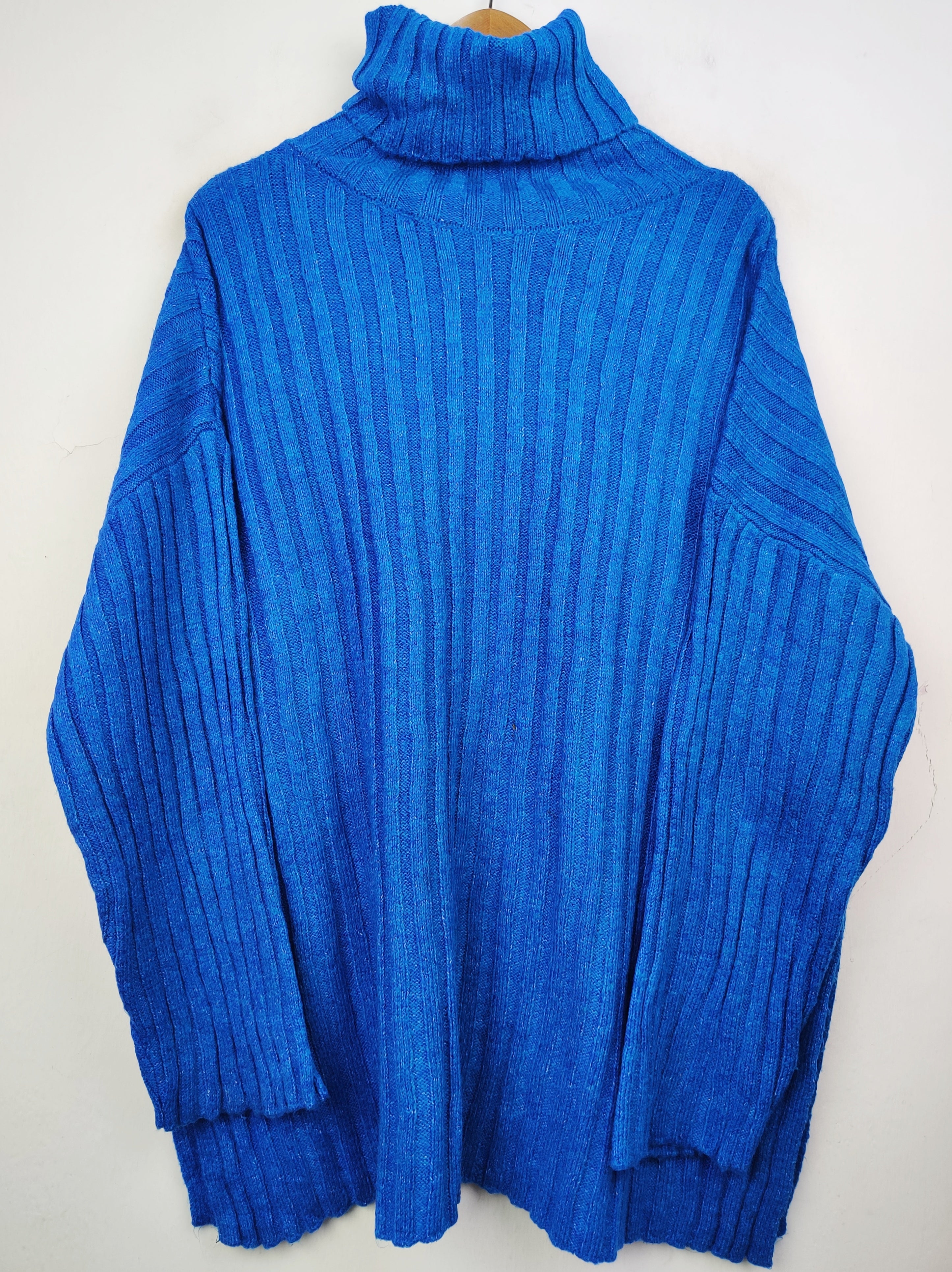 Buy online pre-used pre-loved 100% authentic & Original branded George (WT-4477) available in Pakistan. Top international brands avilable.