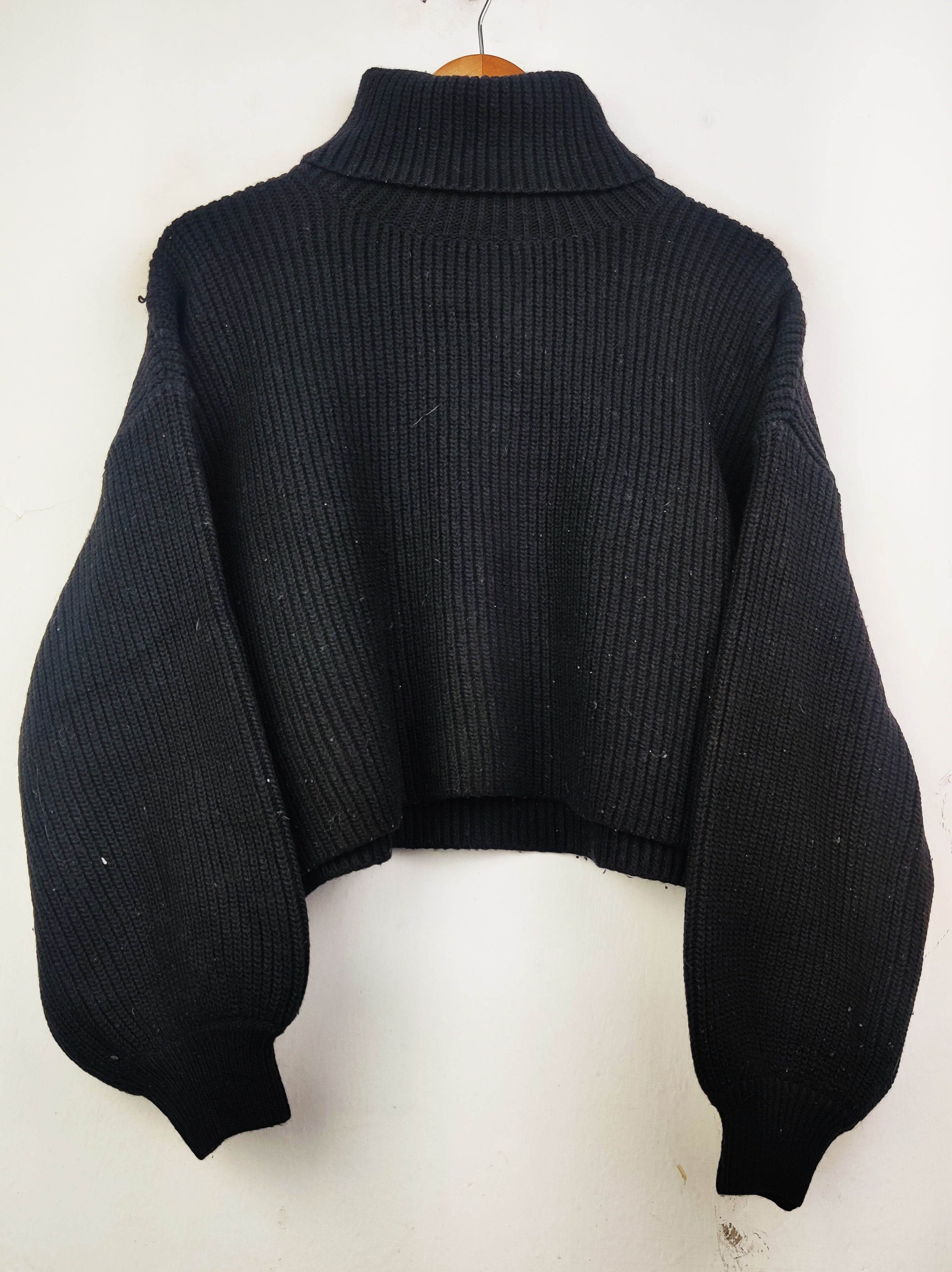 Buy online pre-used pre-loved 100% authentic & Original branded Monkl (WT-4487) available in Pakistan. Top international brands avilable.