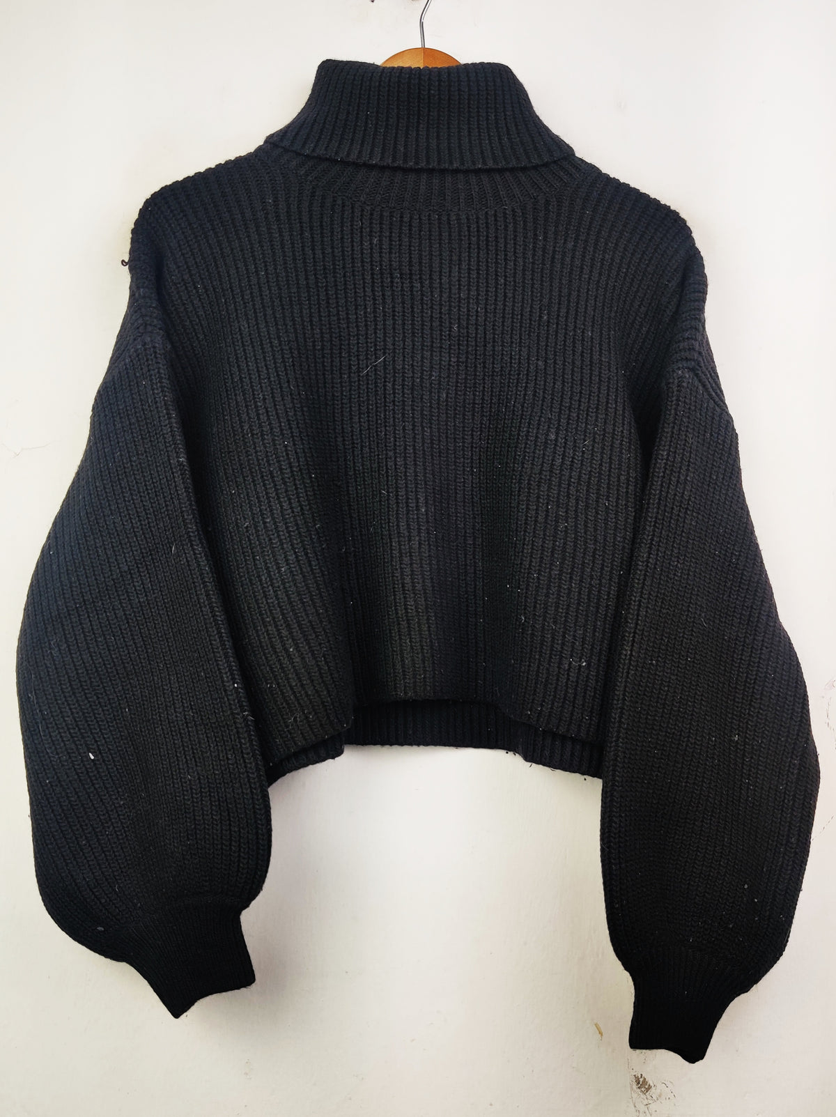 Buy online pre-used pre-loved 100% authentic & Original branded Monkl (WT-4487) available in Pakistan. Top international brands avilable.