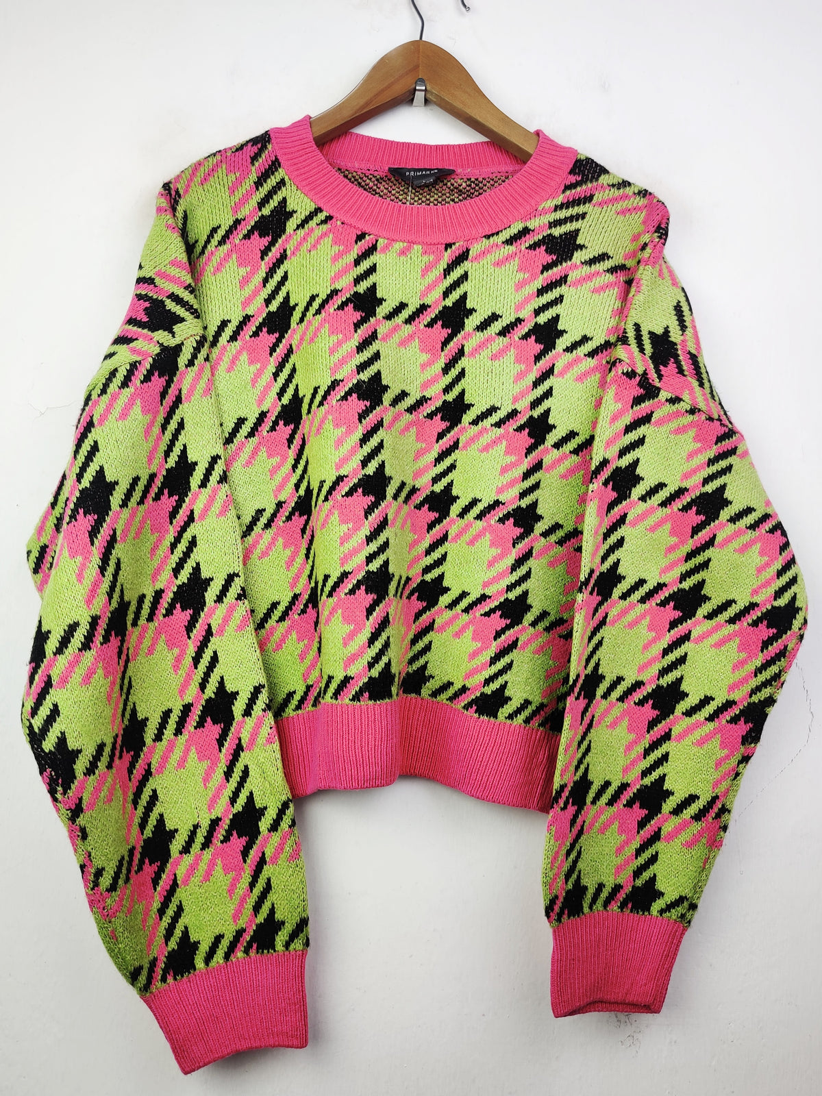 Buy online pre-used pre-loved 100% authentic & Original branded Primark (WT-4559) available in Pakistan. Top international brands avilable.